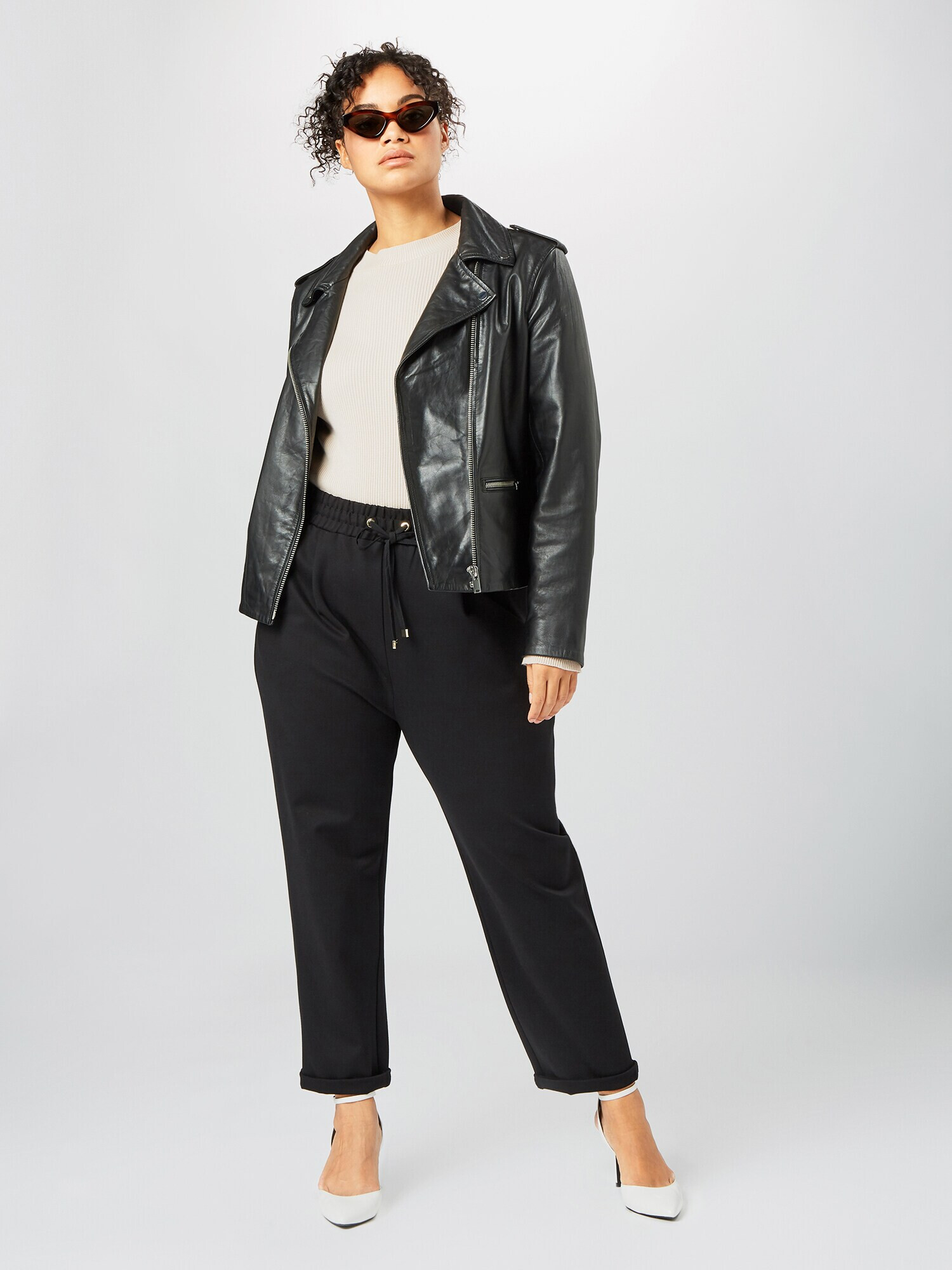 River Island Plus Pantaloni cutați 'JENNY' negru - Pled.ro