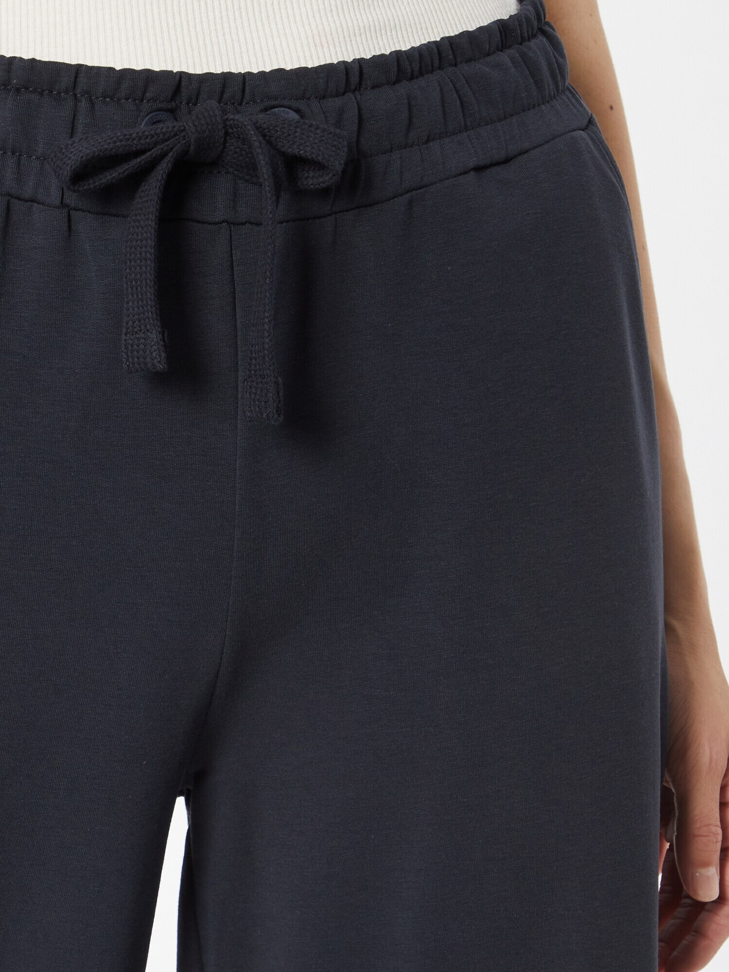 s.Oliver Pantaloni negru - Pled.ro