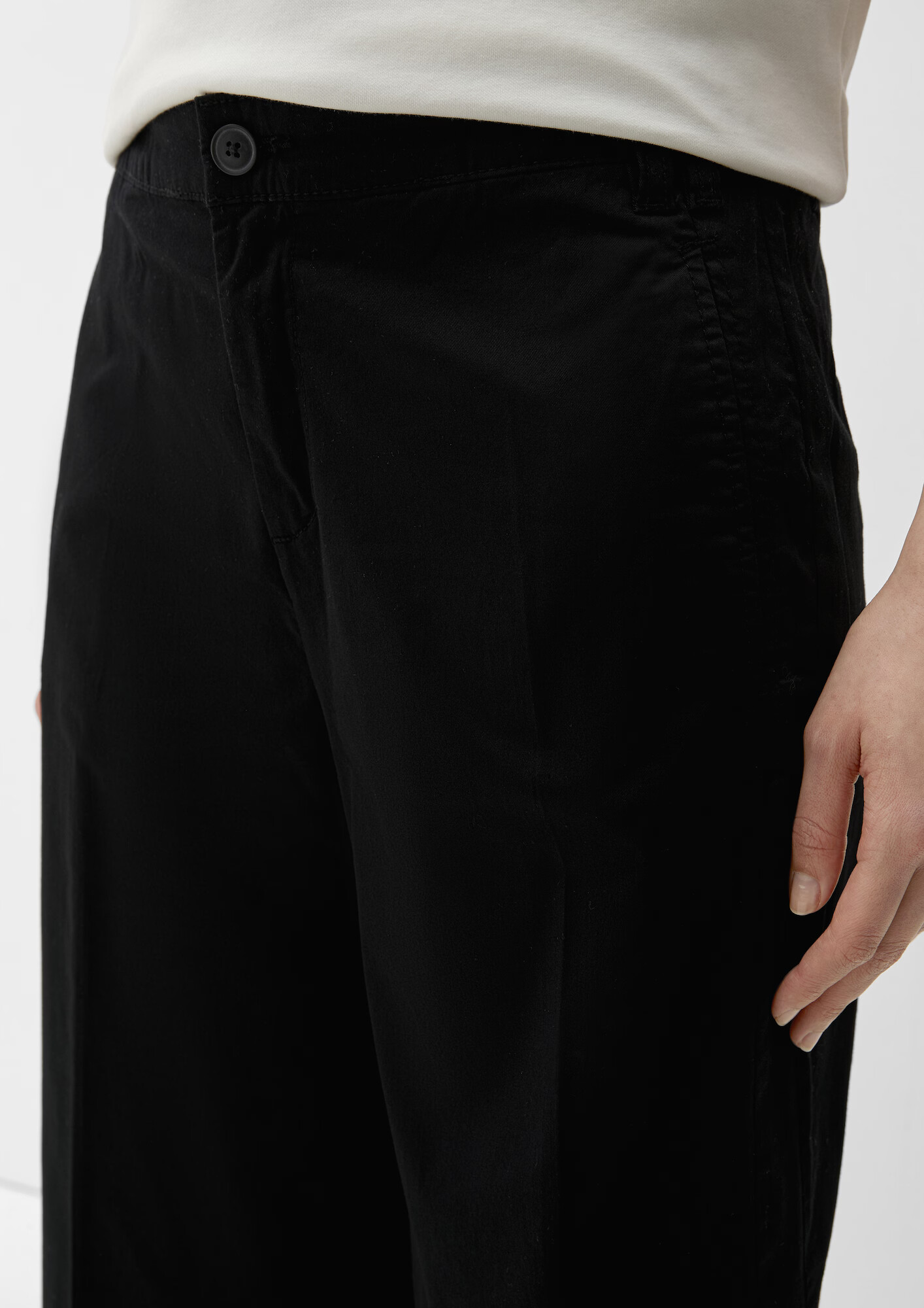 s.Oliver Pantaloni negru - Pled.ro