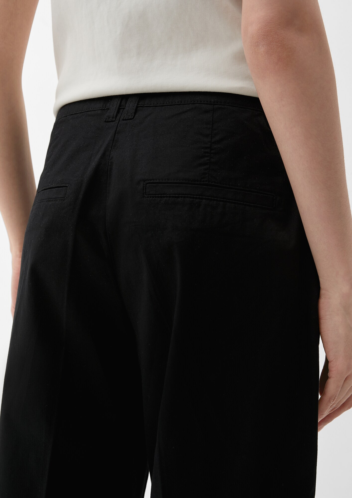 s.Oliver Pantaloni negru - Pled.ro