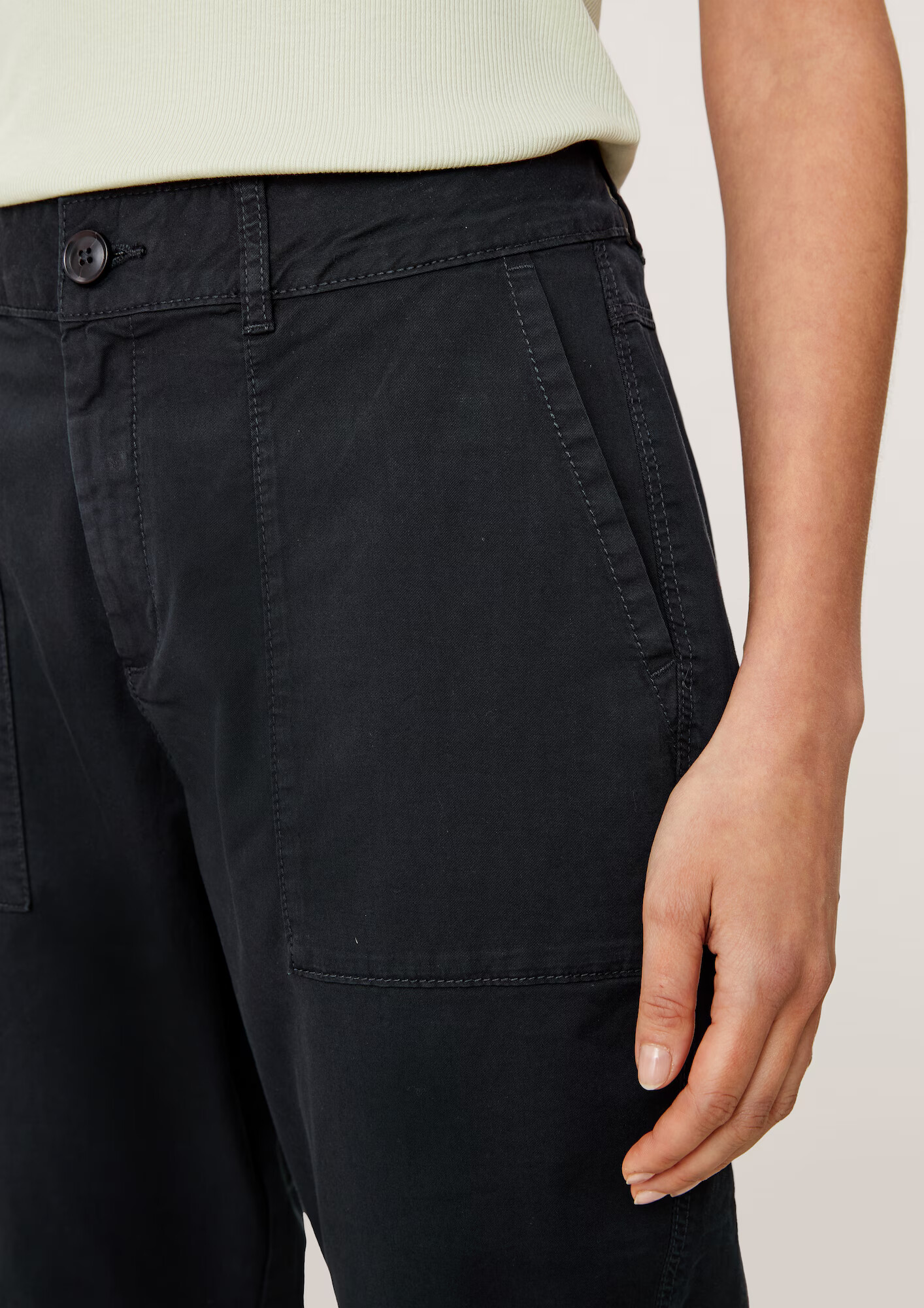 s.Oliver Pantaloni negru - Pled.ro