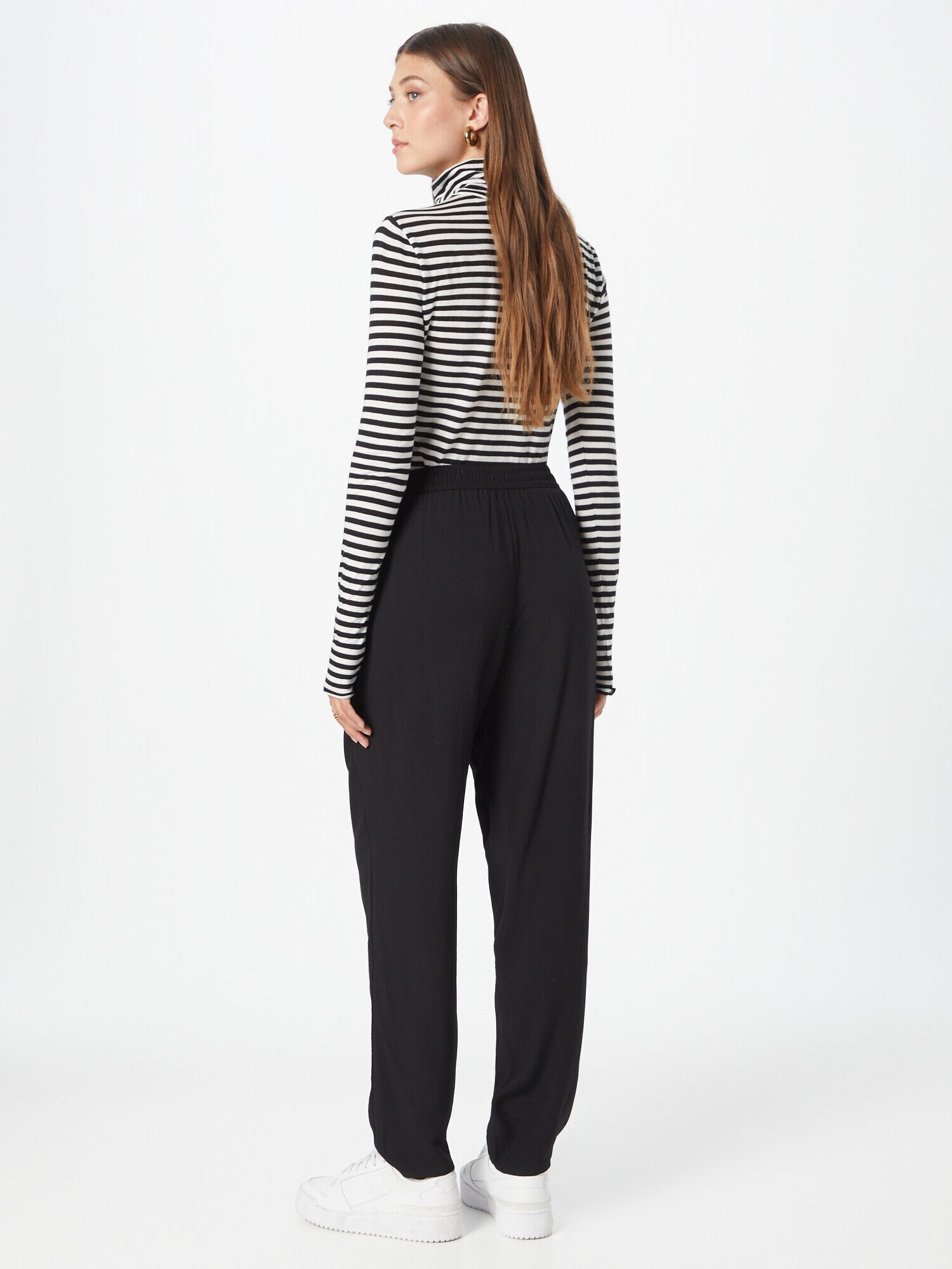 s.Oliver Pantaloni negru - Pled.ro