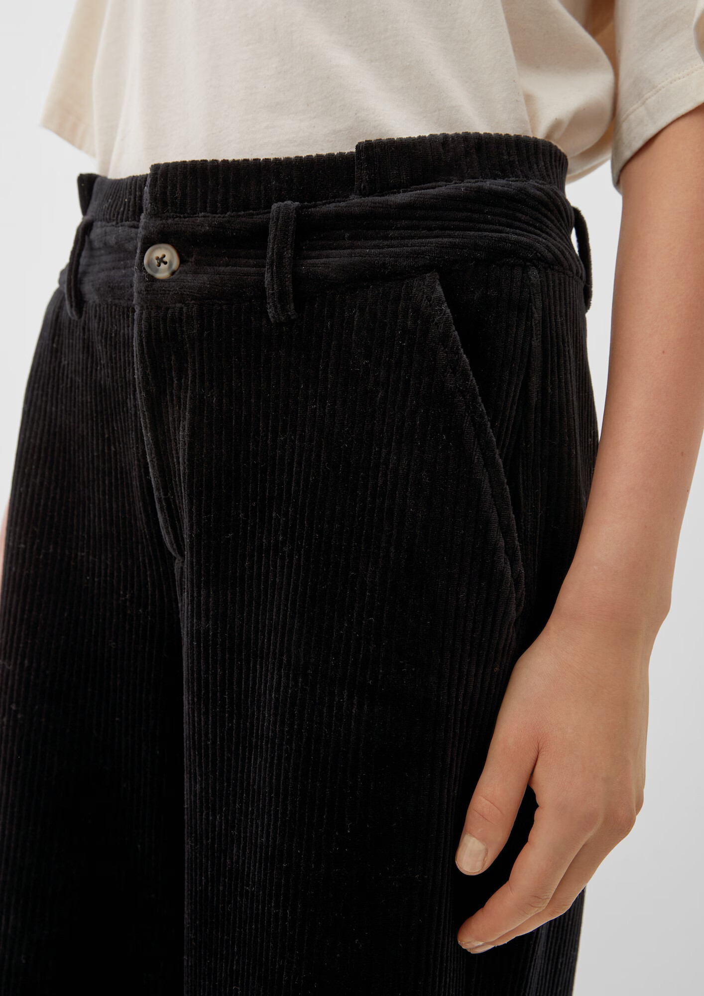 s.Oliver Pantaloni negru - Pled.ro