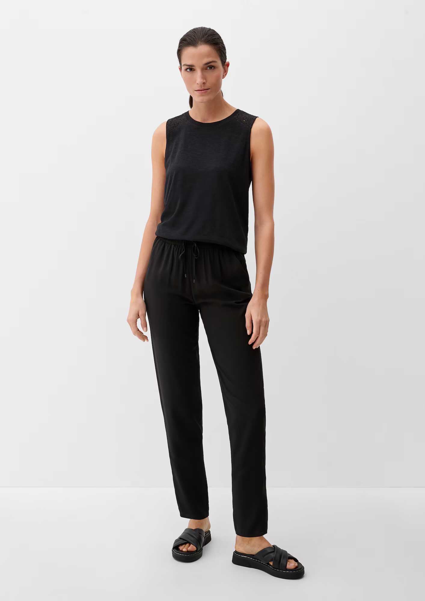 s.Oliver Pantaloni negru - Pled.ro