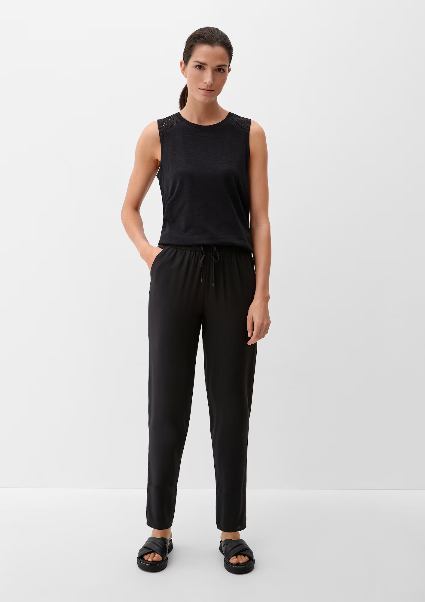 s.Oliver Pantaloni negru - Pled.ro