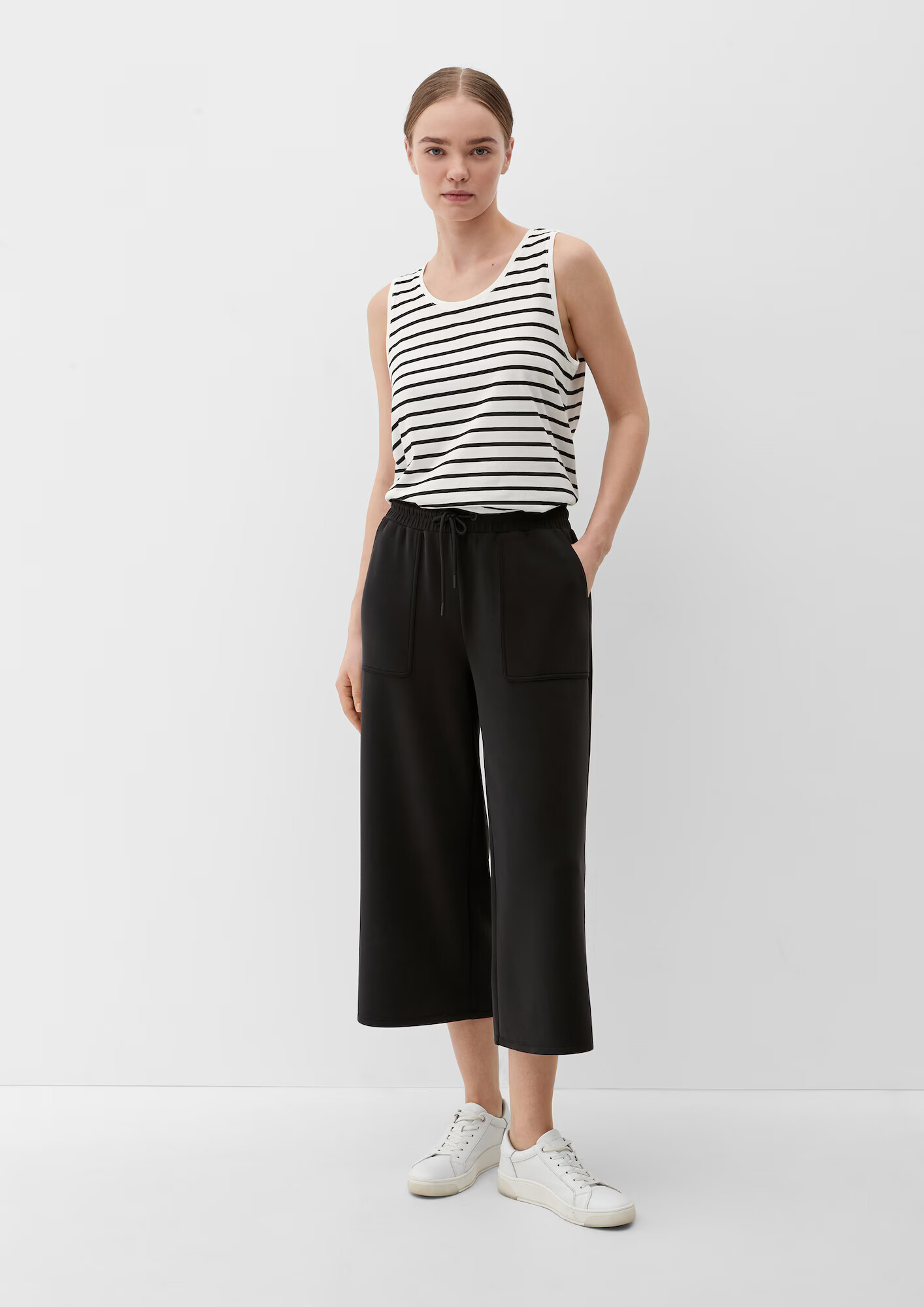 s.Oliver Pantaloni negru - Pled.ro