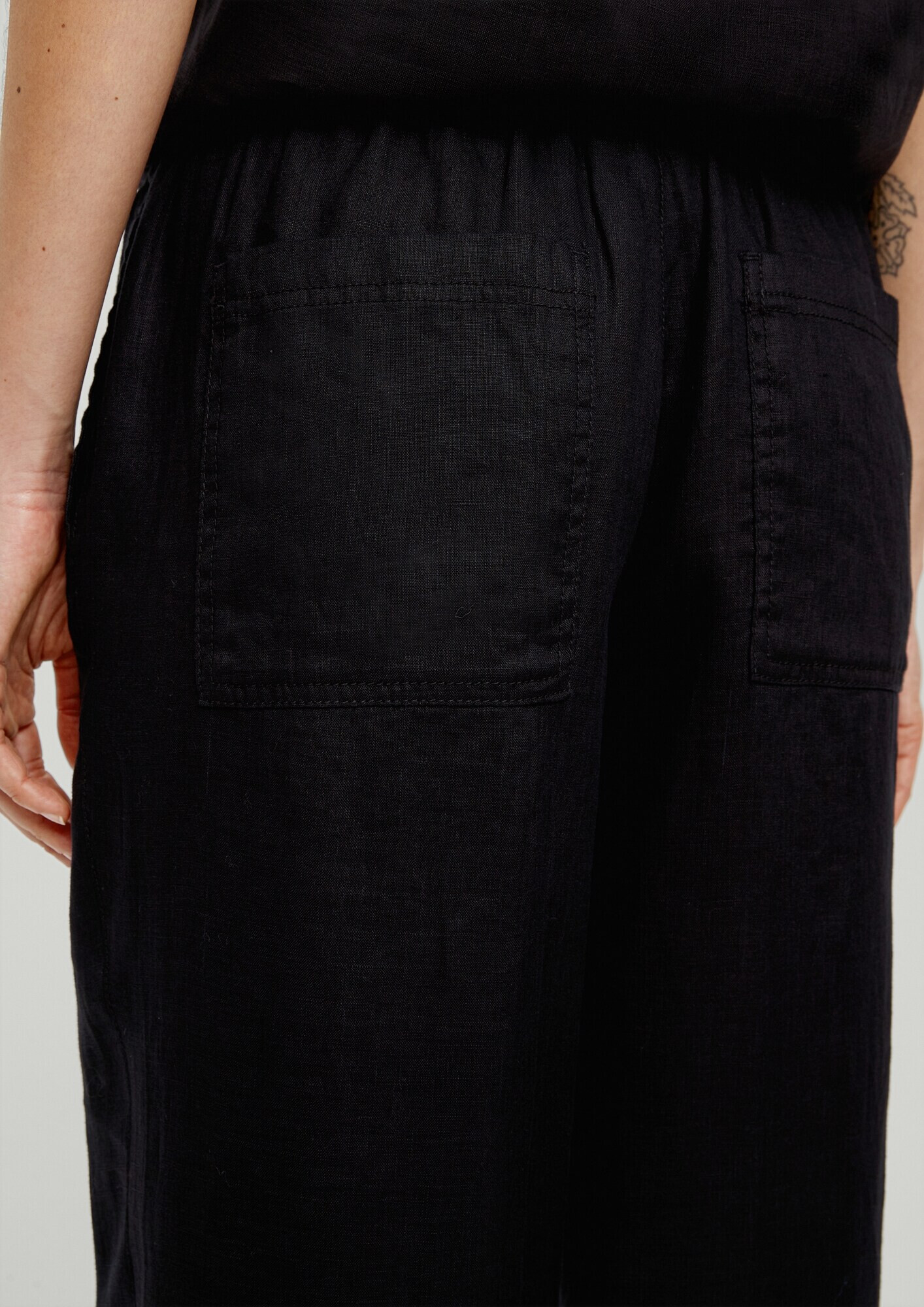 s.Oliver Pantaloni negru - Pled.ro