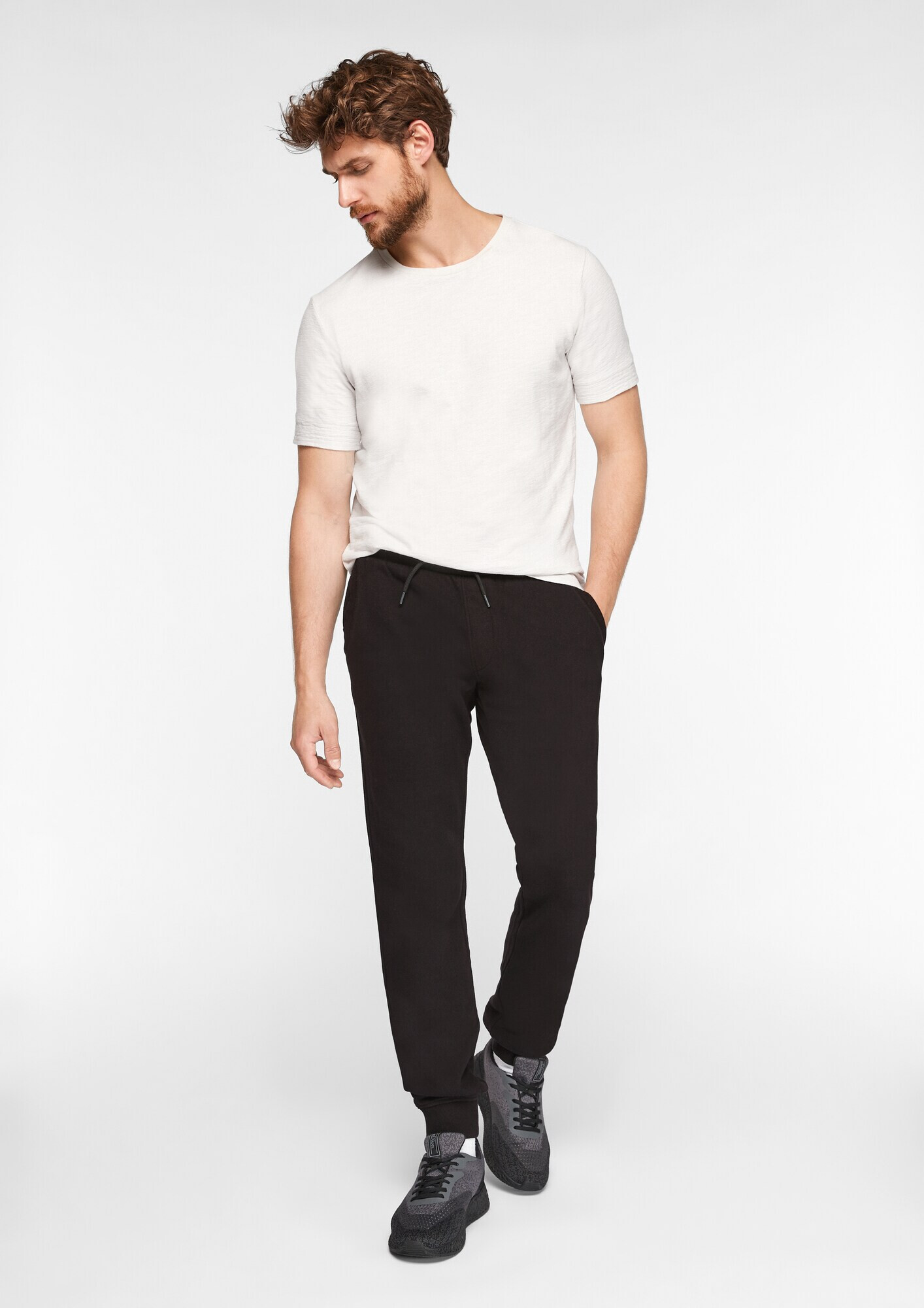 s.Oliver Pantaloni negru - Pled.ro