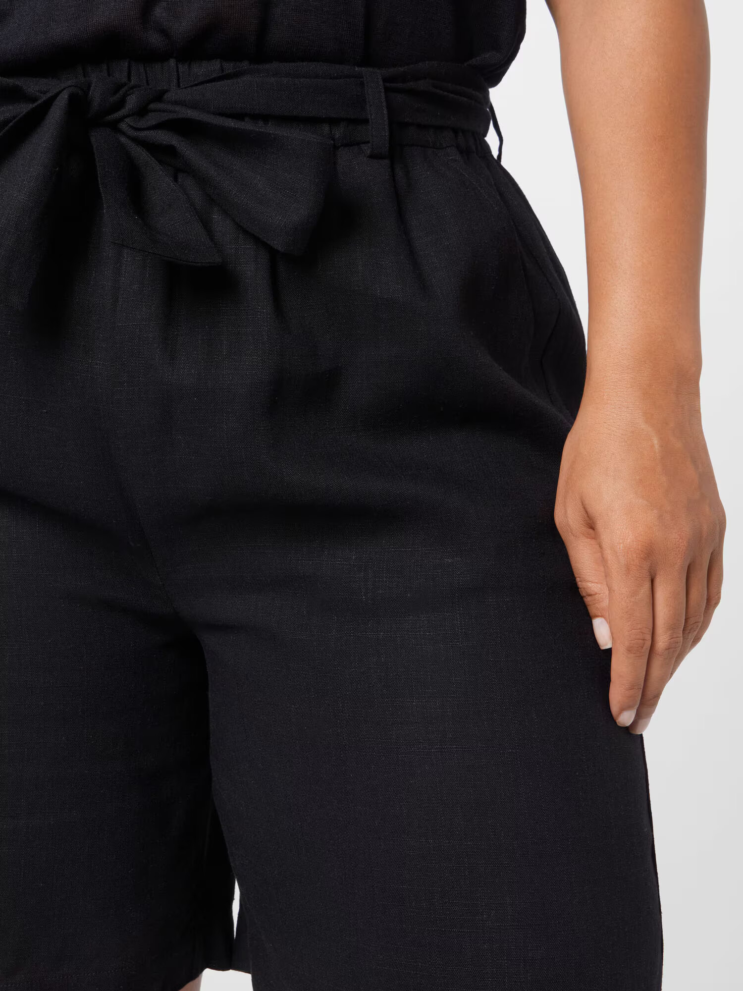 Selected Femme Curve Pantaloni cutați 'Gulia' negru - Pled.ro