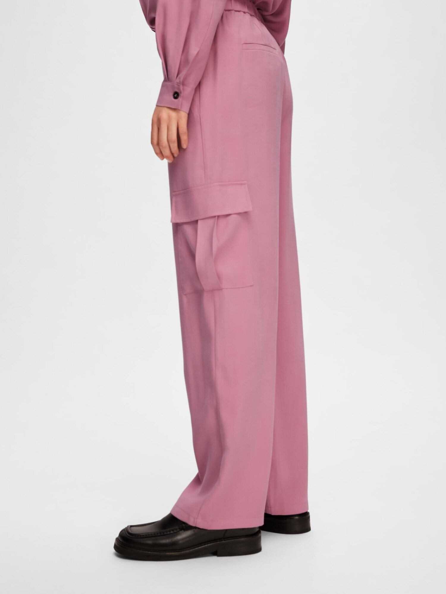 SELECTED FEMME Pantaloni 'ALIENOR' roz pal - Pled.ro