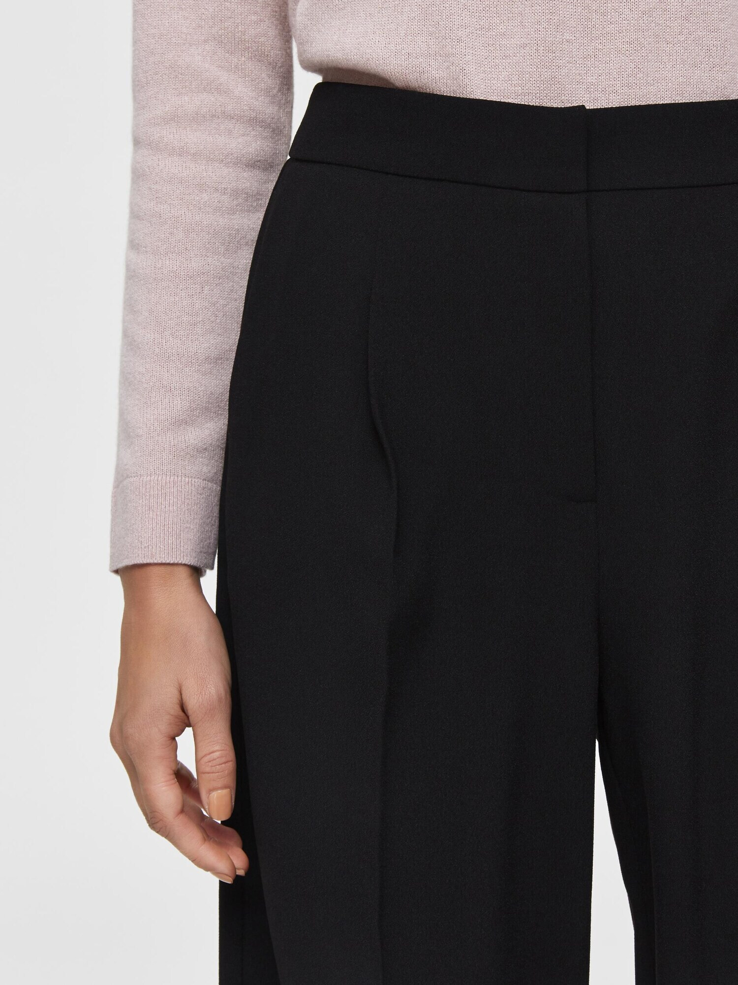 SELECTED FEMME Pantaloni cutați 'Tinni' negru - Pled.ro