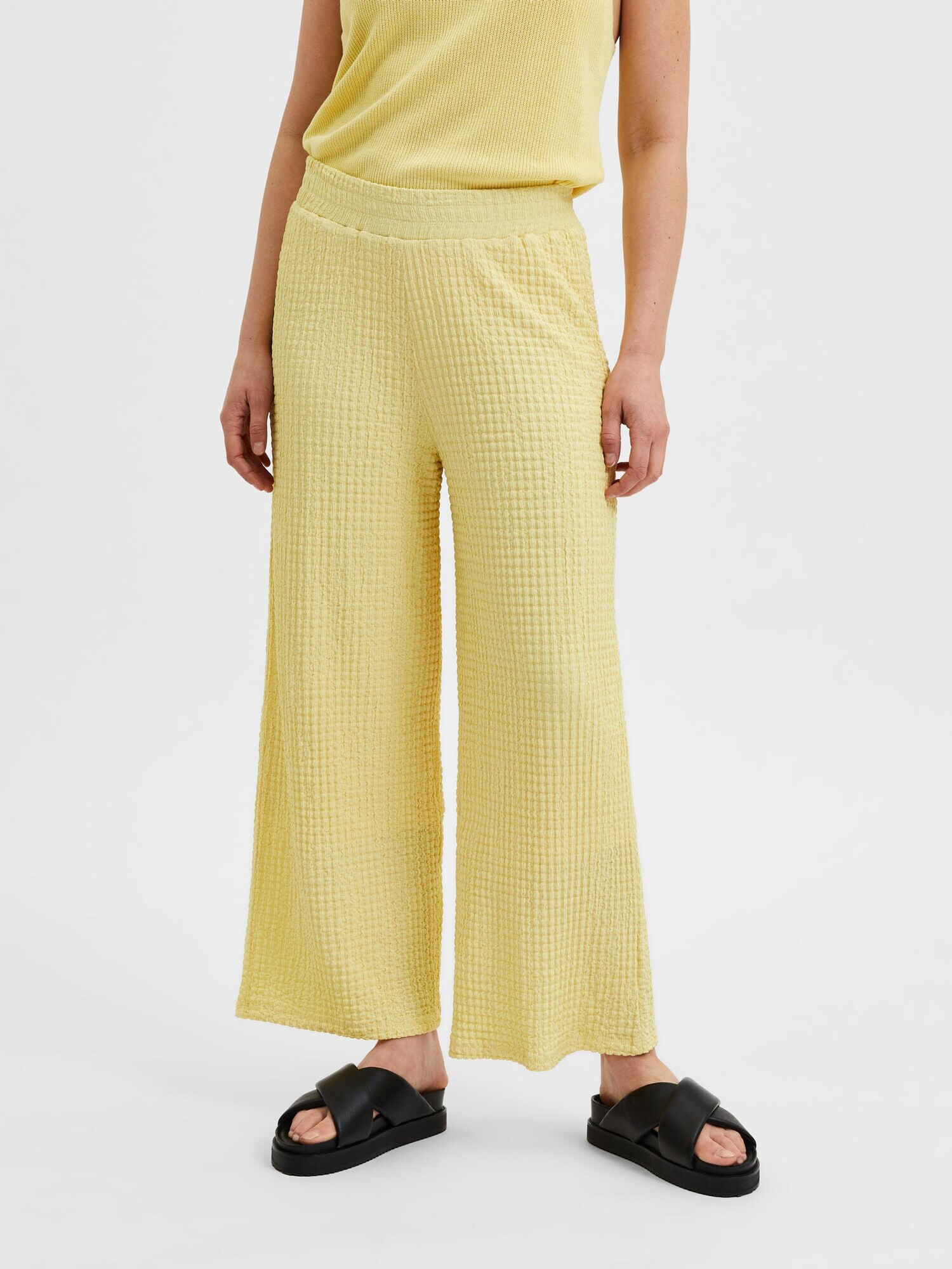 SELECTED FEMME Pantaloni 'Thea' galben deschis - Pled.ro