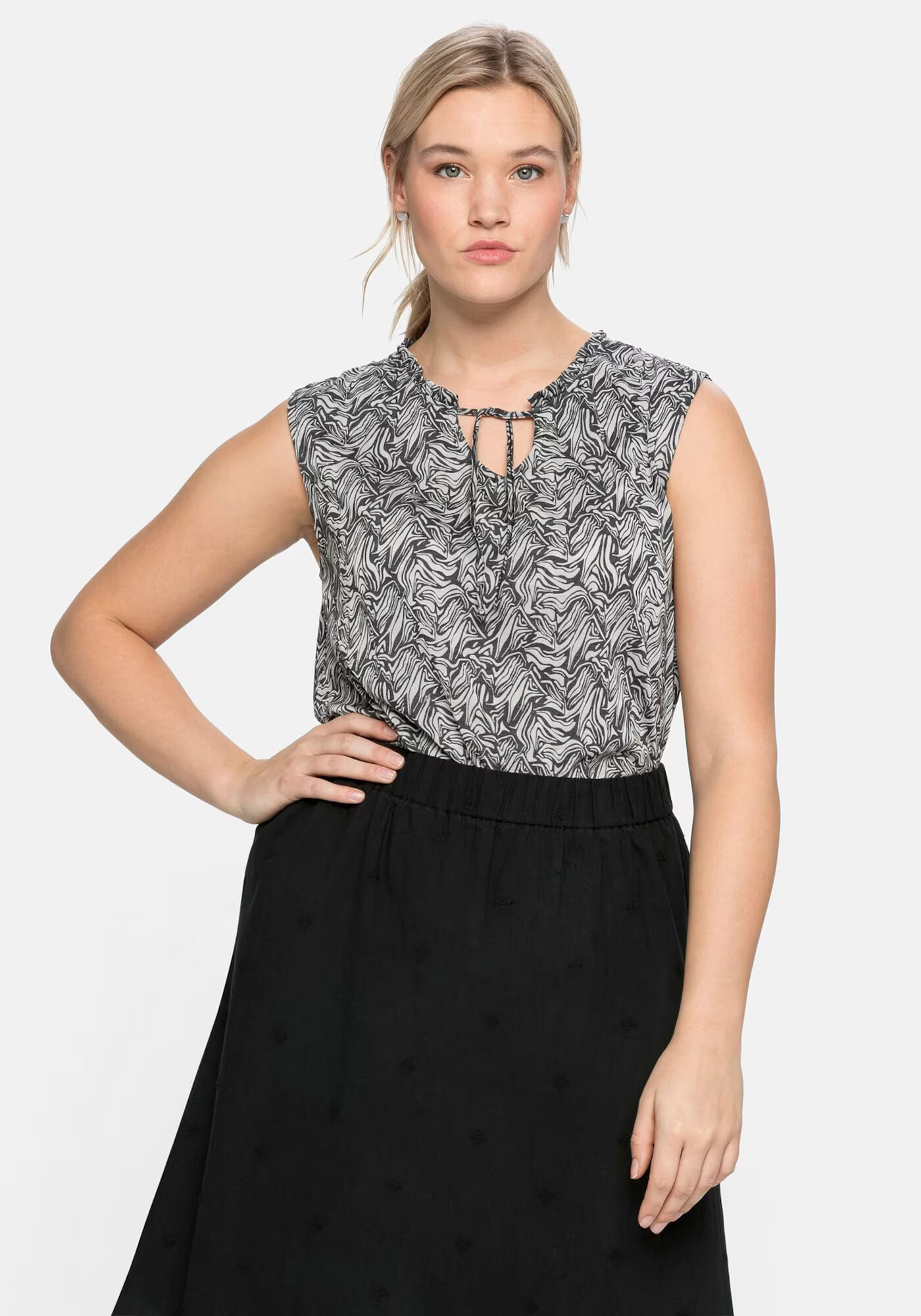 SHEEGO Top negru / alb - Pled.ro