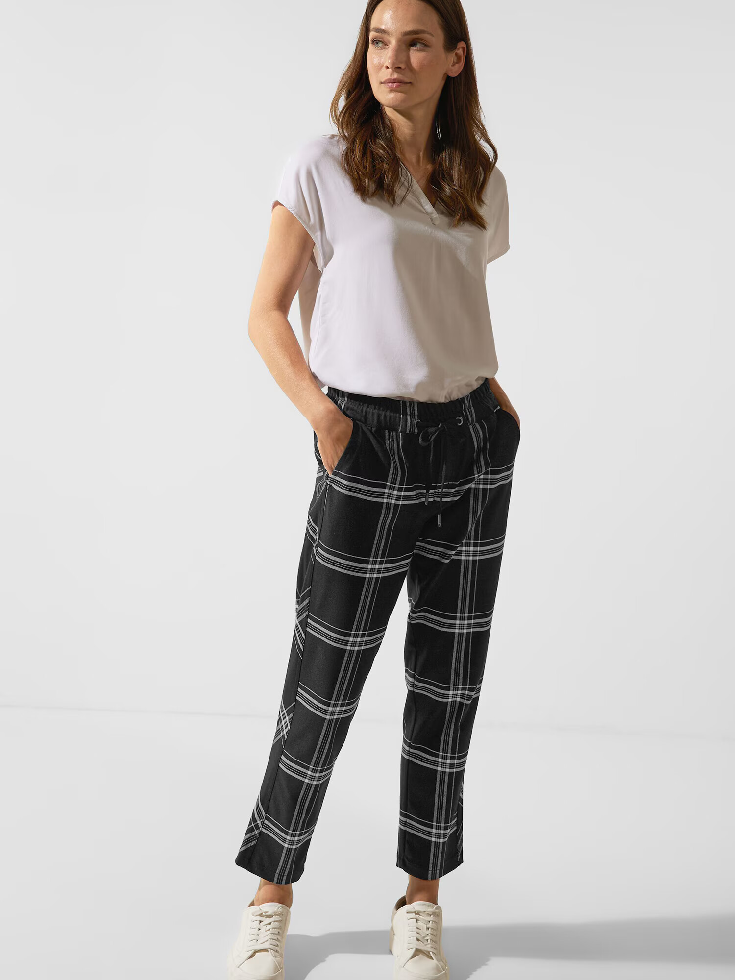 STREET ONE Pantaloni negru / alb - Pled.ro