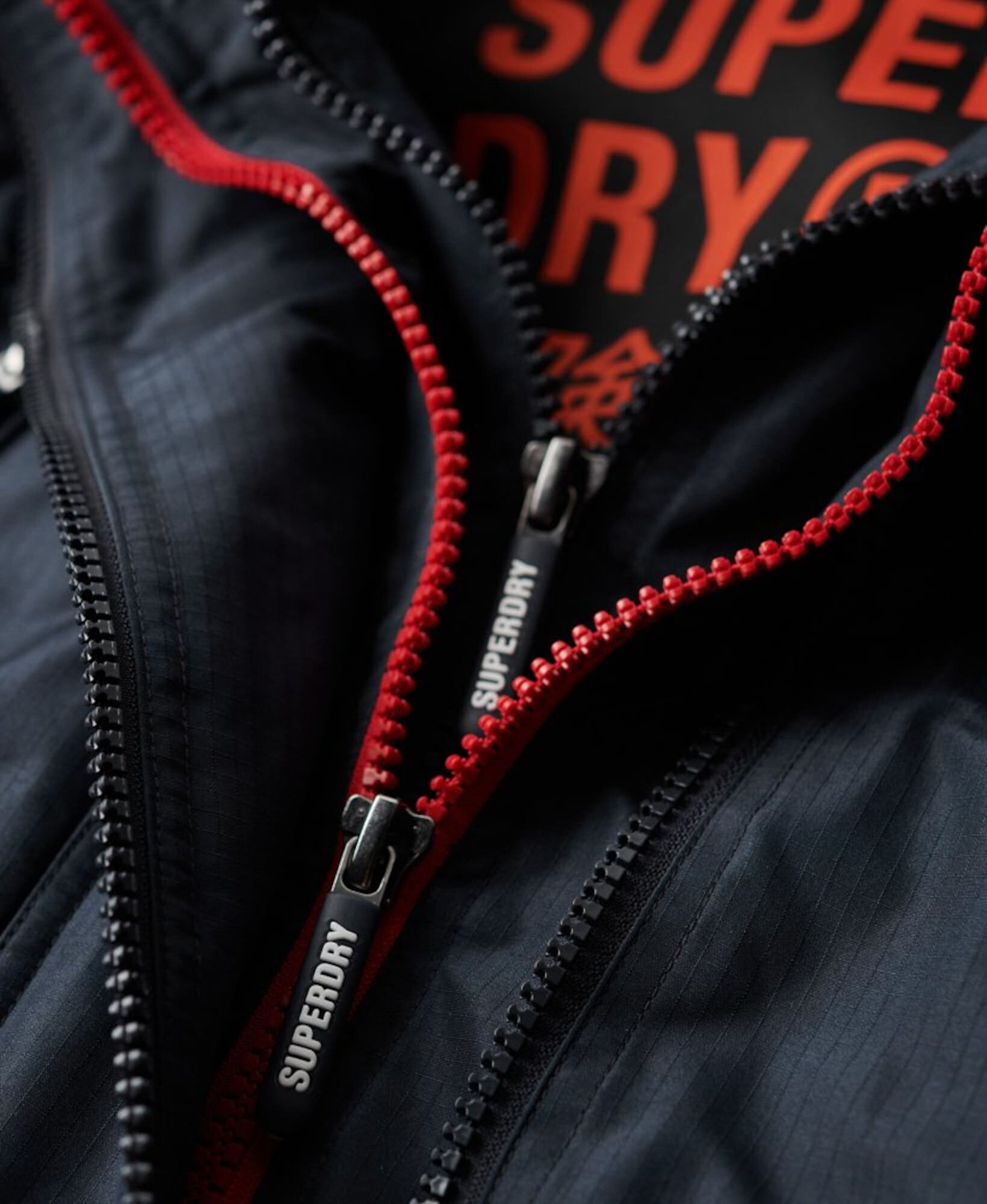 Superdry Geacă de primăvară-toamnă 'Mountain SD' albastru noapte / roșu / alb - Pled.ro