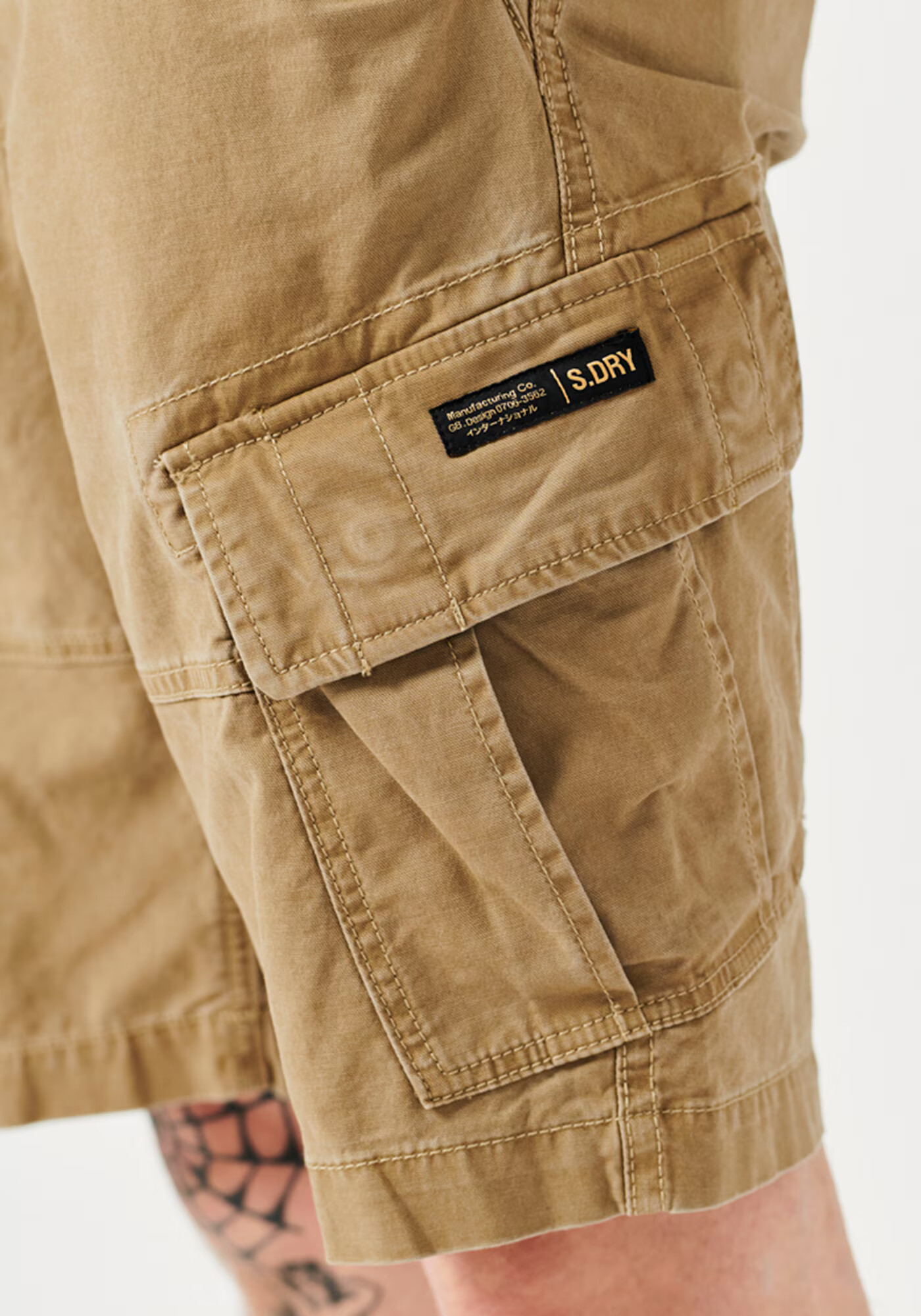 Superdry Pantaloni cu buzunare maro deschis - Pled.ro