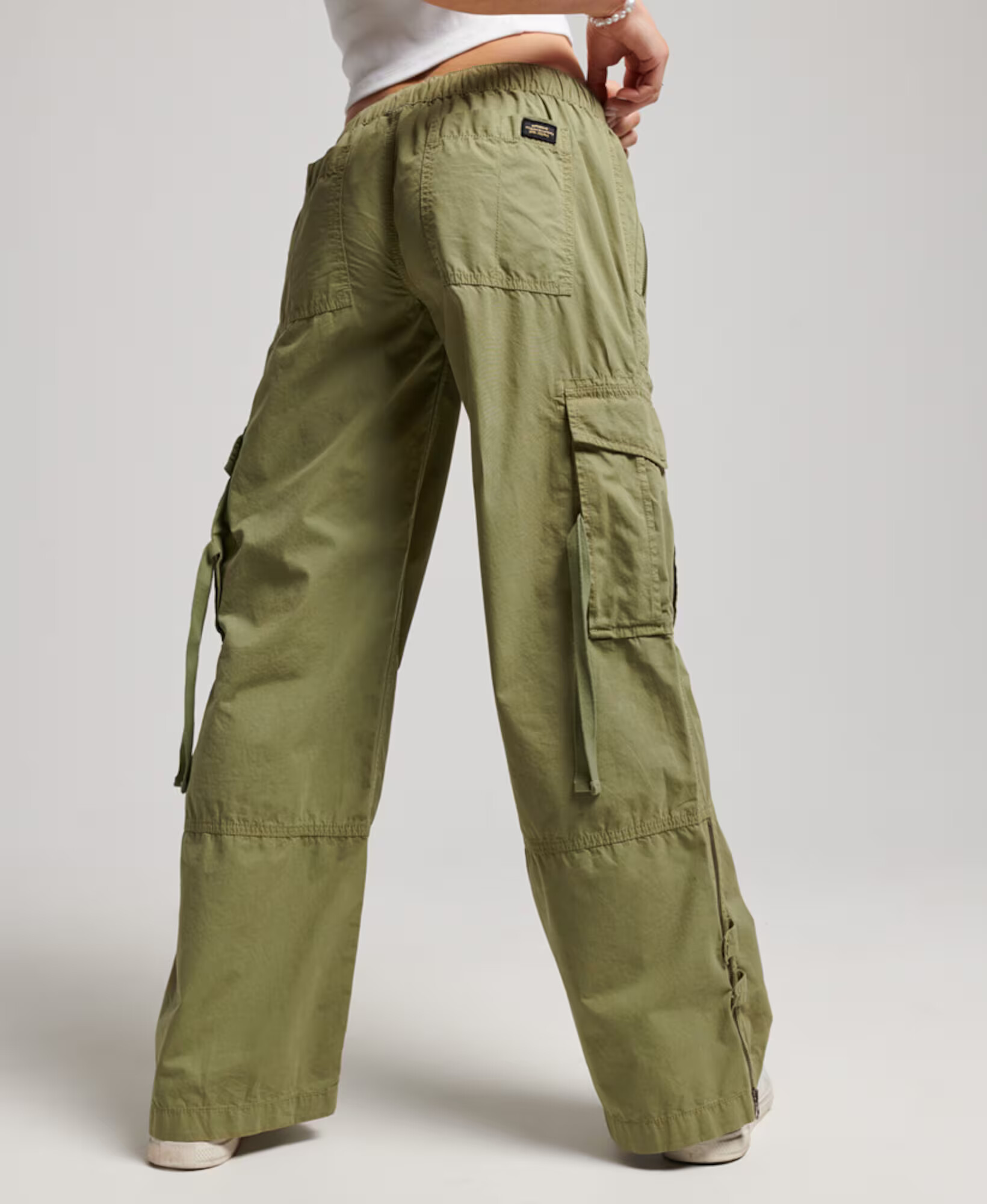 Superdry Pantaloni cu buzunare oliv - Pled.ro