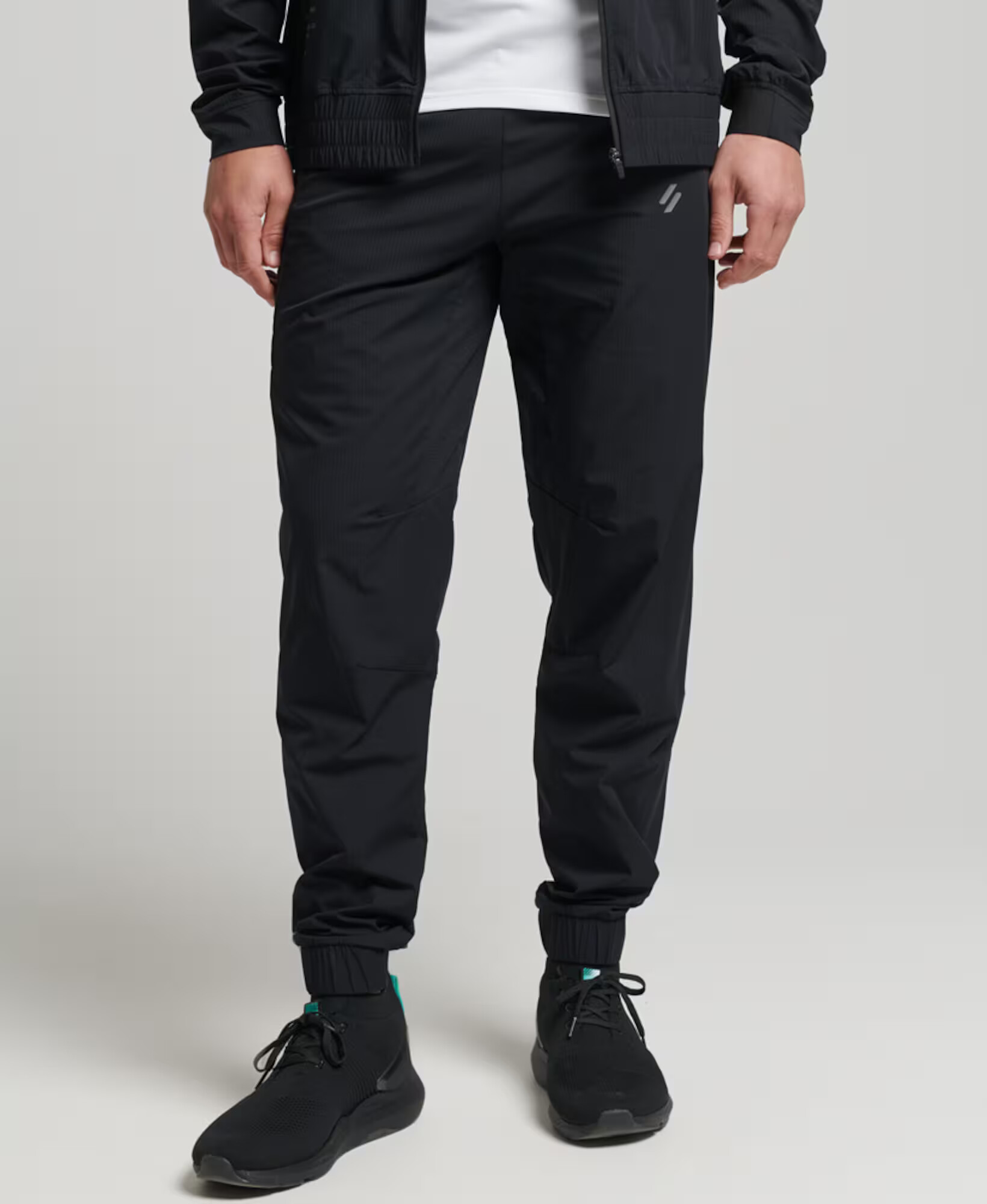 Superdry Pantaloni sport gri deschis / negru - Pled.ro