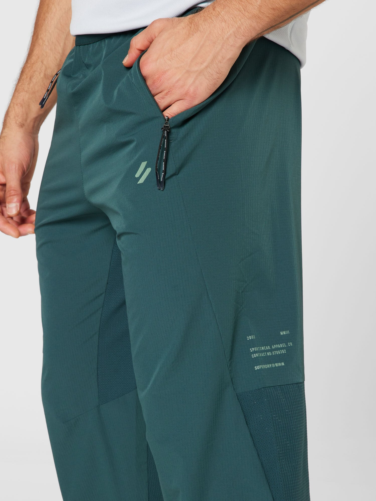 Superdry Pantaloni sport verde - Pled.ro