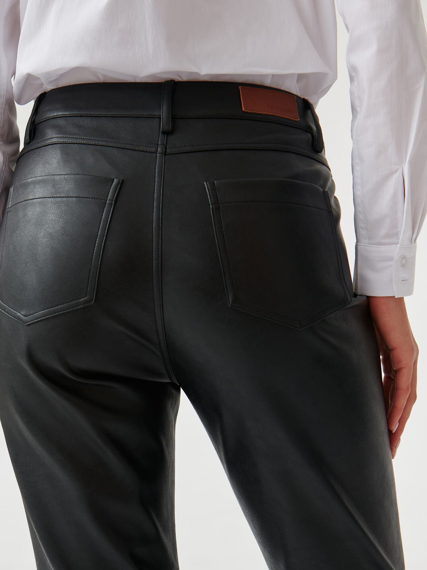 TATUUM Pantaloni negru - Pled.ro