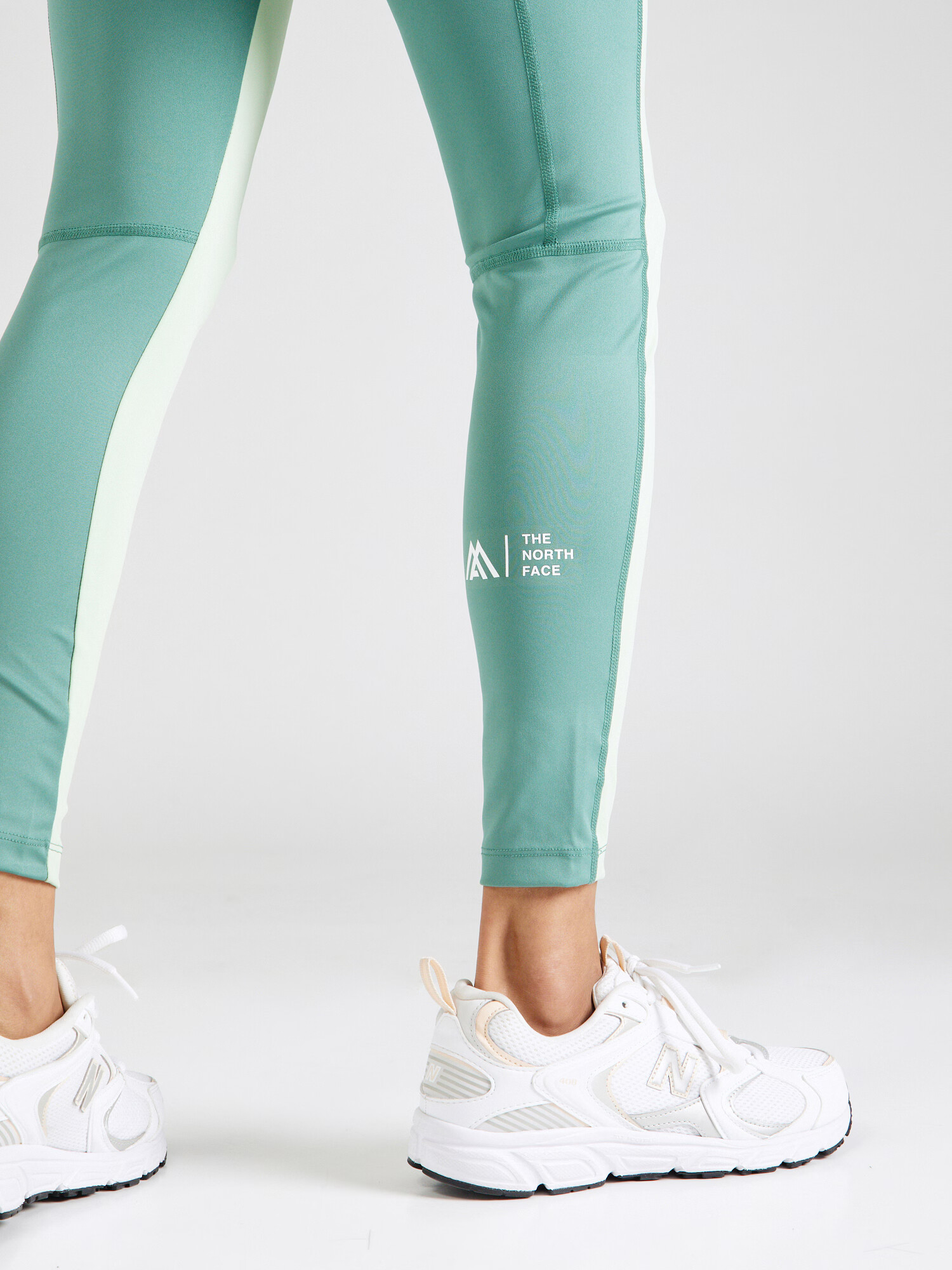 THE NORTH FACE Pantaloni sport verde / verde pastel / alb - Pled.ro