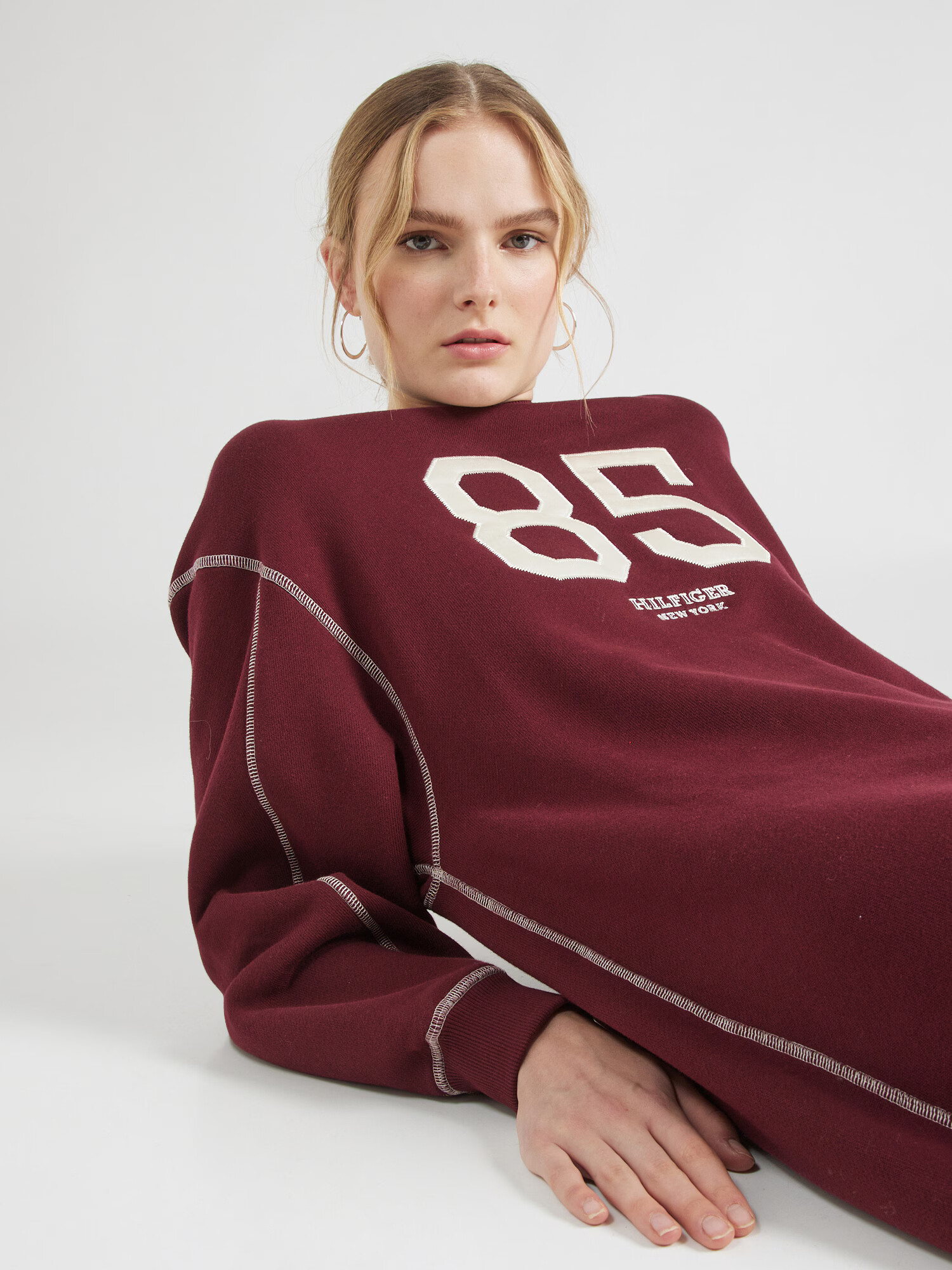 TOMMY HILFIGER Rochie 'Varsity 85' roşu închis / alb - Pled.ro