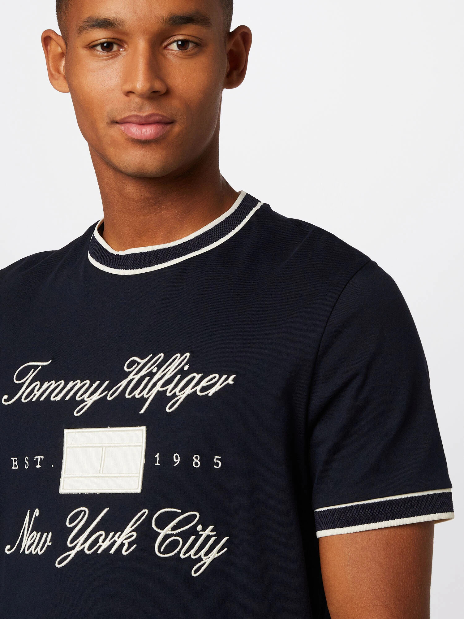 TOMMY HILFIGER Tricou bleumarin / alb natural - Pled.ro