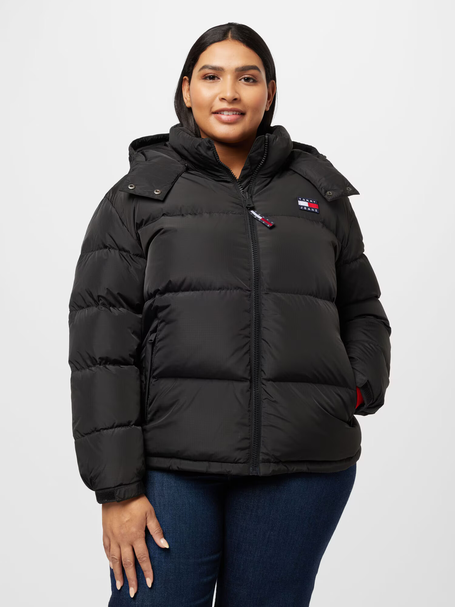 Tommy Jeans Curve Geacă de iarnă 'Alaska' bleumarin / roșu / negru / alb - Pled.ro