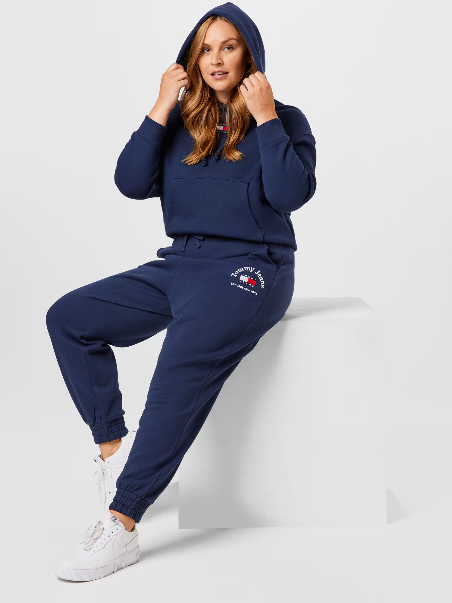 Tommy Jeans Curve Pantaloni bleumarin / roșu / alb - Pled.ro