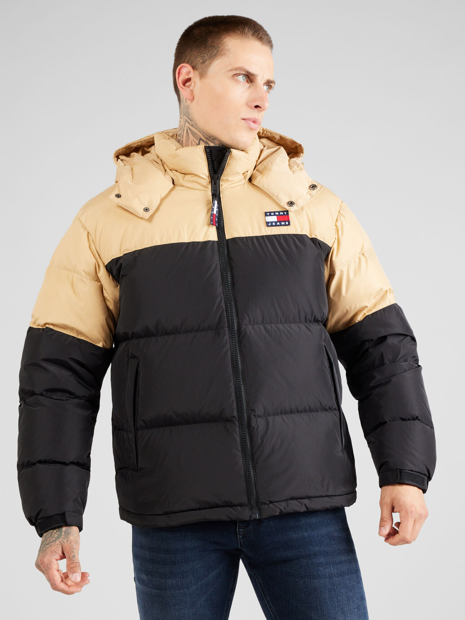 Tommy Jeans Geacă de iarnă 'Alaska' bej / roșu / negru / alb - Pled.ro