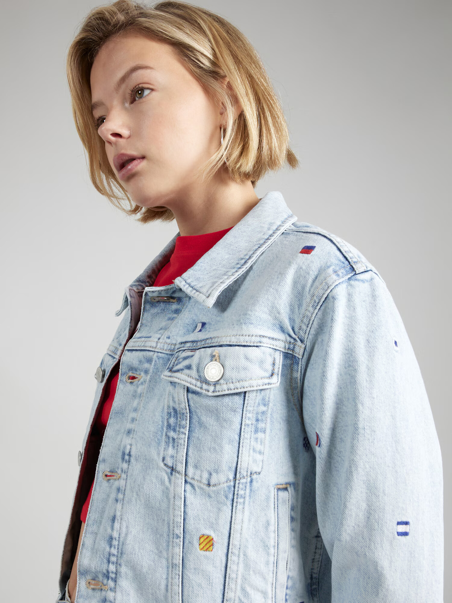 Tommy Jeans Geacă de primăvară-toamnă 'IZZIE' albastru regal / albastru deschis / roși aprins / alb - Pled.ro