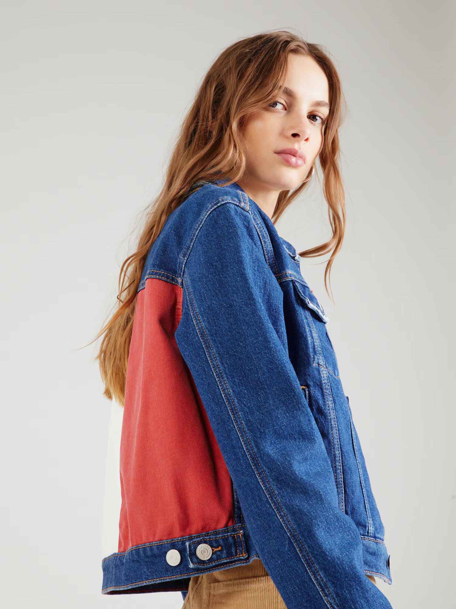 Tommy Jeans Geacă de primăvară-toamnă 'Izzie' bleumarin / albastru denim / roșu / alb - Pled.ro