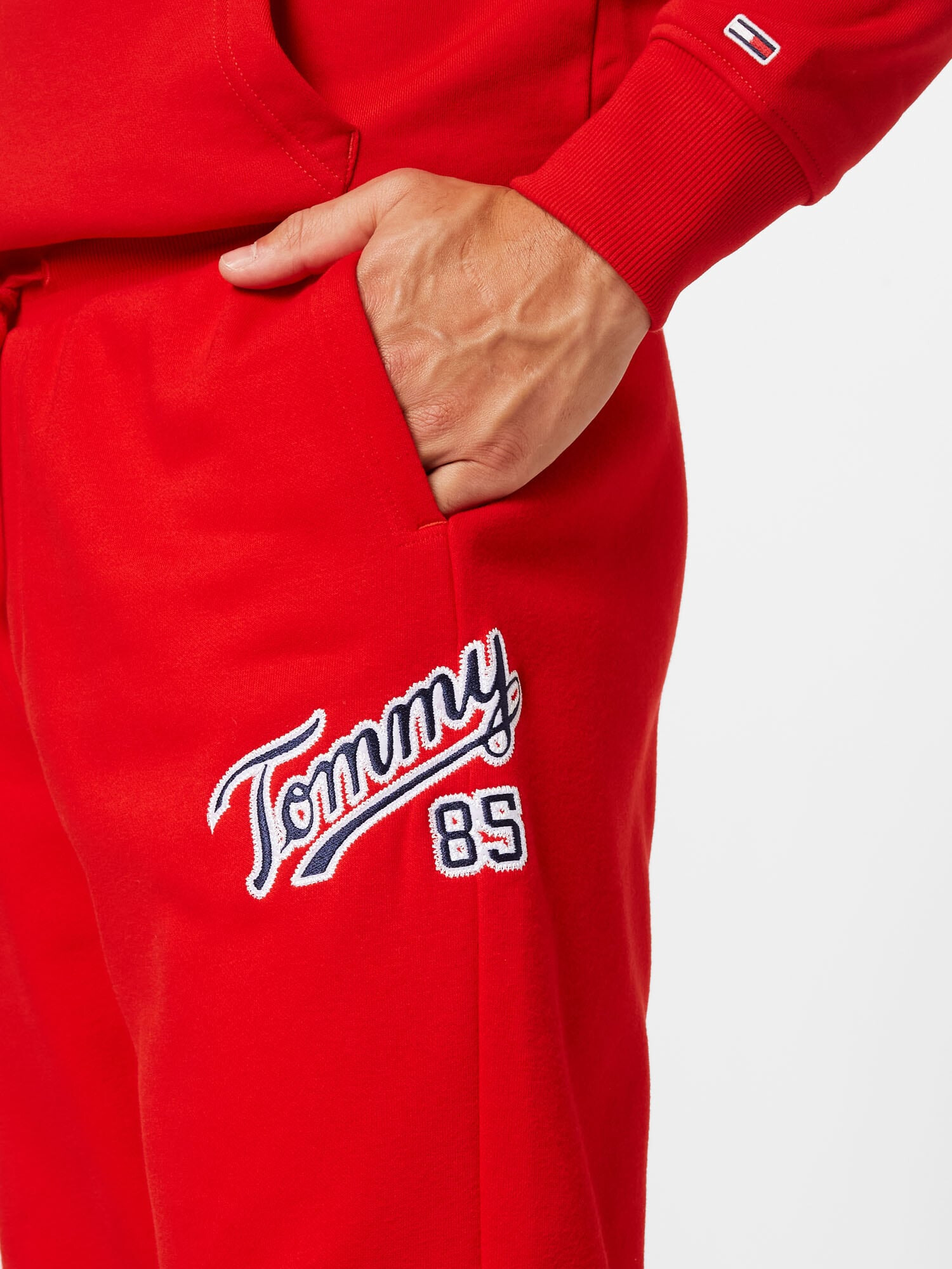 Tommy Jeans Pantaloni albastru marin / roși aprins / alb - Pled.ro