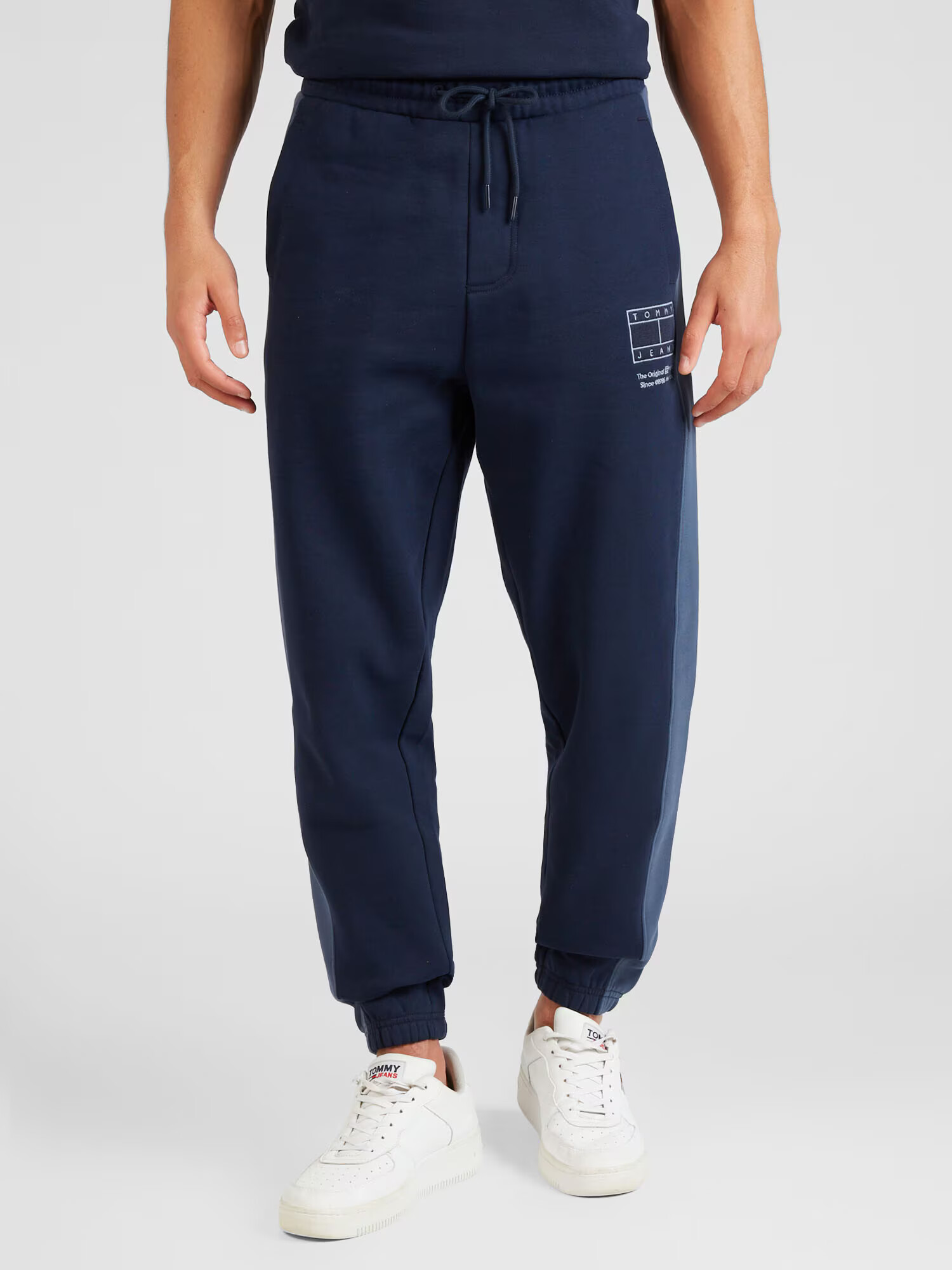 Tommy Jeans Pantaloni albastru porumbel / albastru închis - Pled.ro