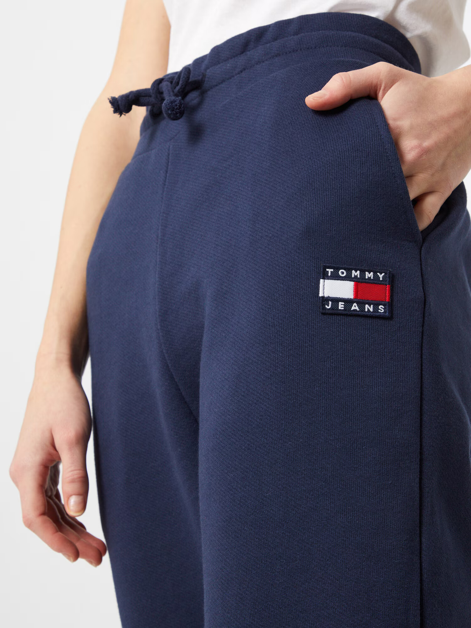 Tommy Jeans Pantaloni bleumarin / roșu / alb - Pled.ro