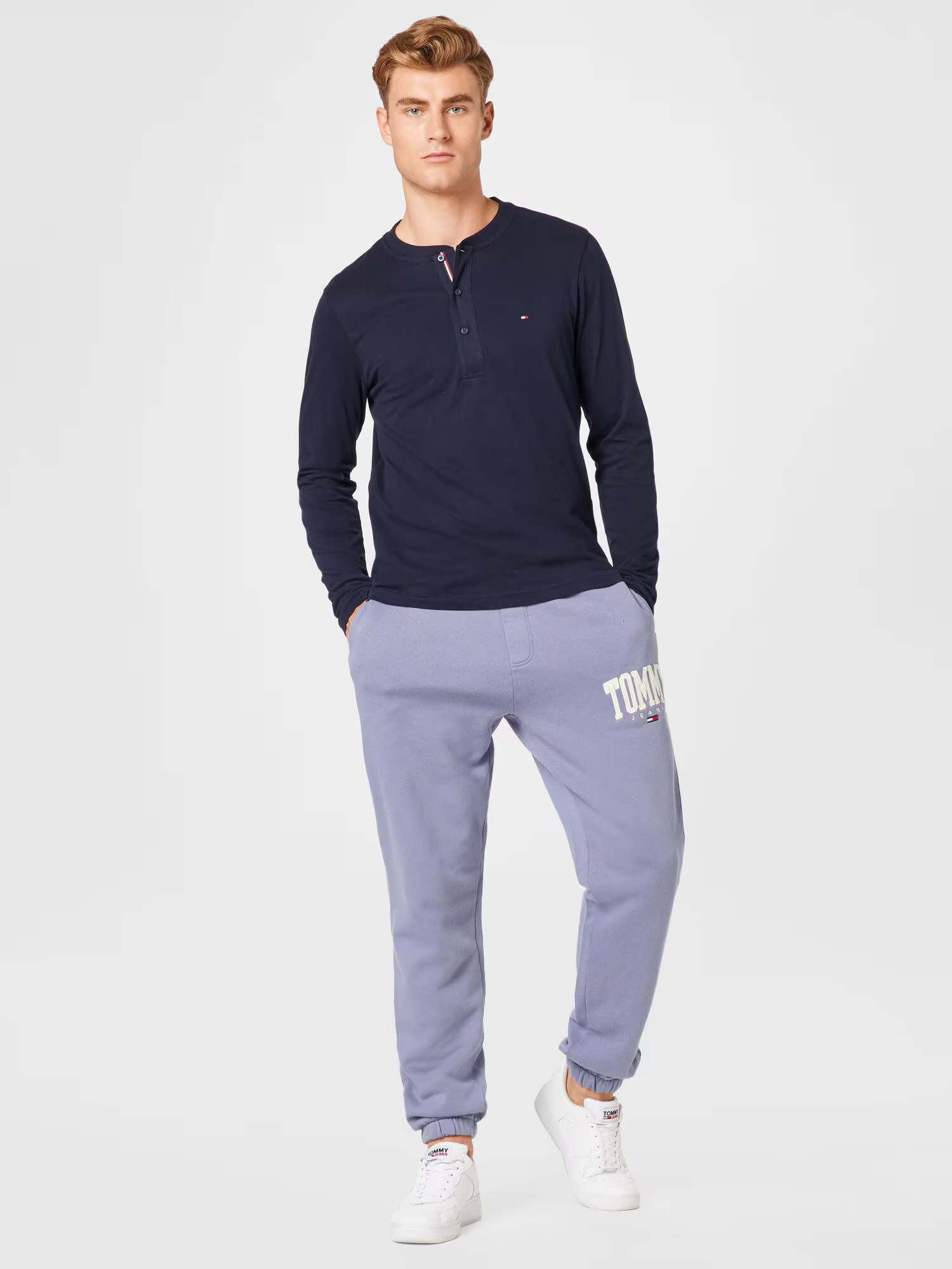 Tommy Jeans Pantaloni bleumarin / albastru fumuriu / roșu / alb - Pled.ro