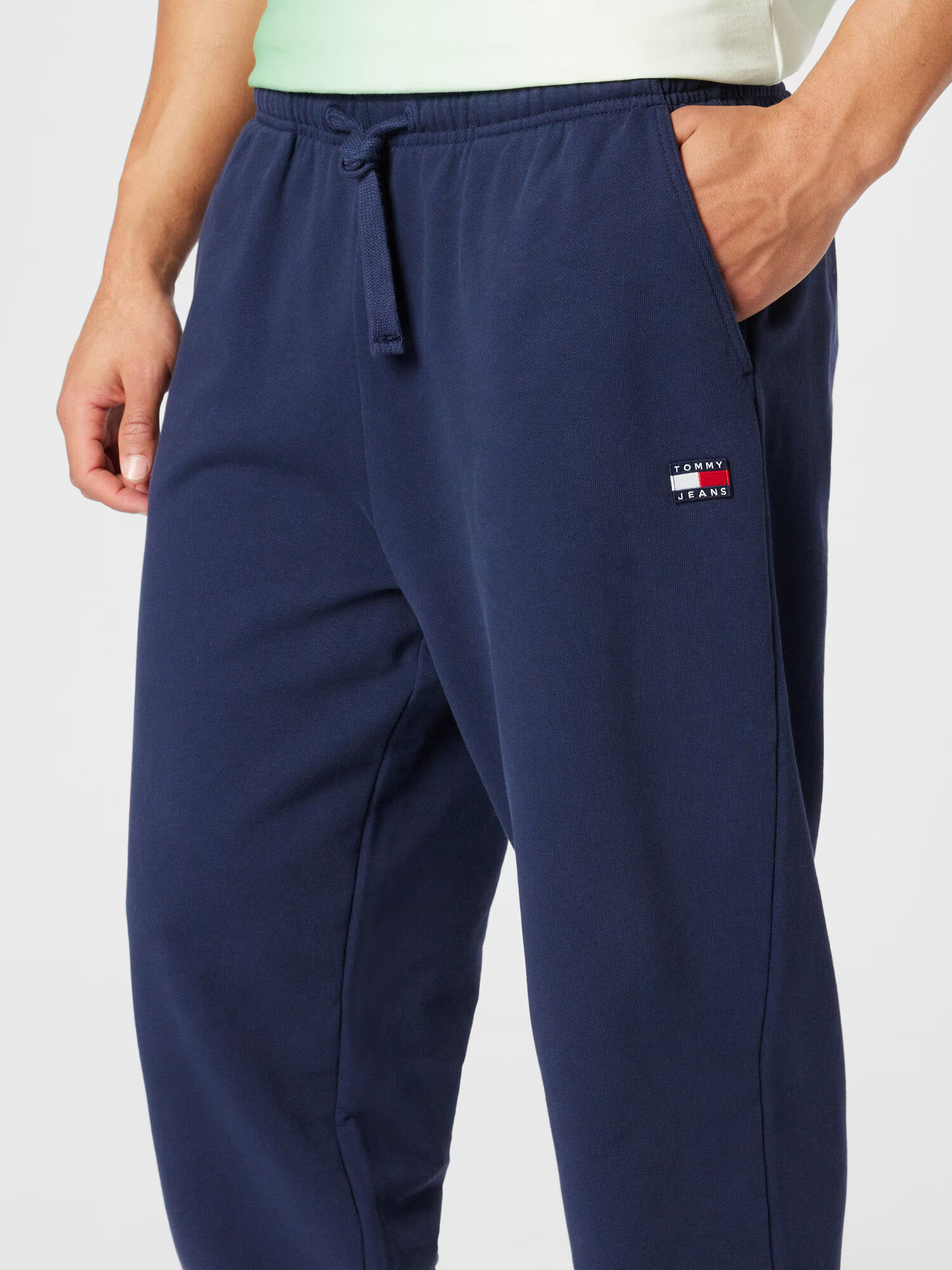 Tommy Jeans Pantaloni bleumarin / roșu / alb murdar - Pled.ro