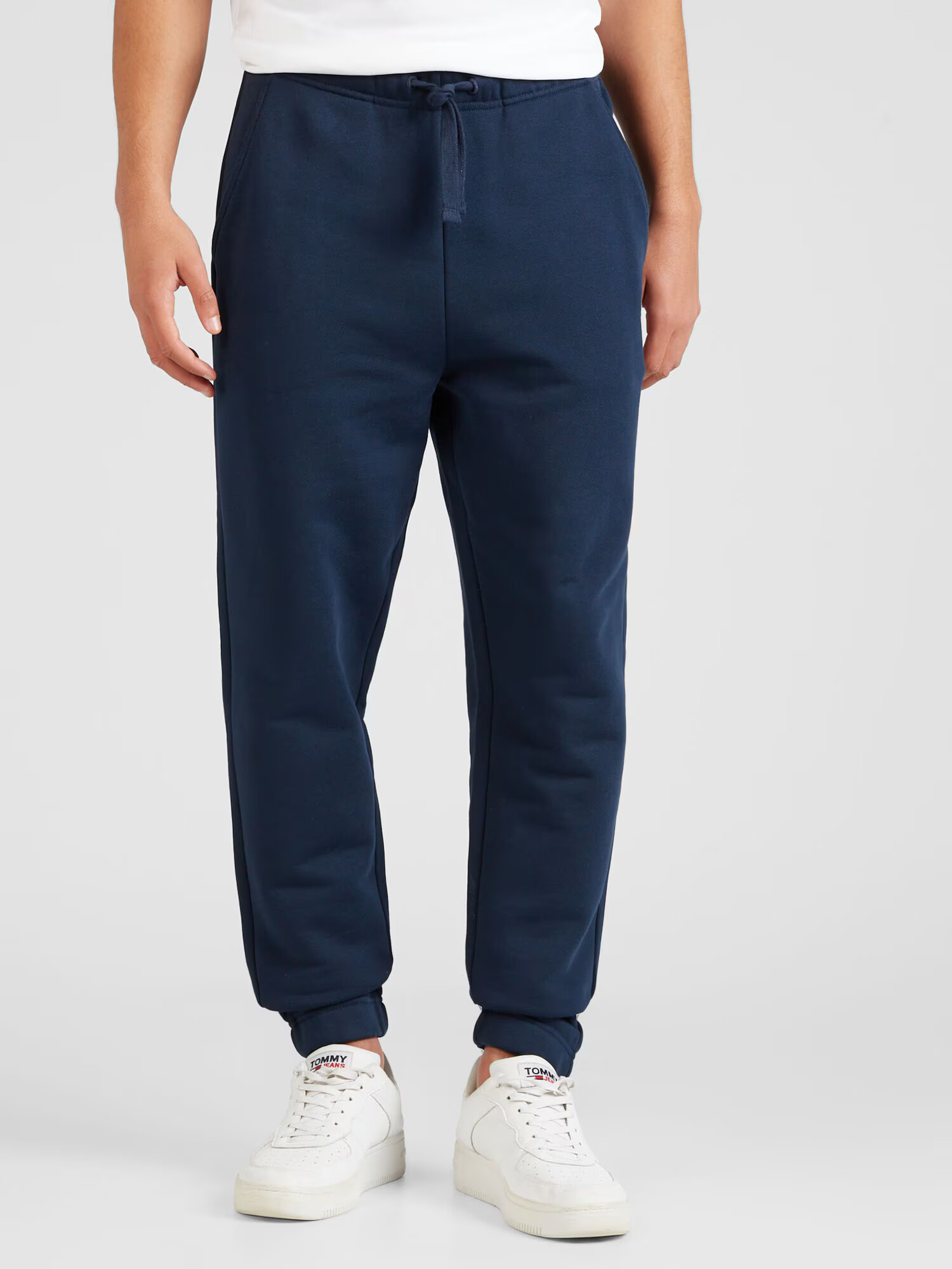 Tommy Jeans Pantaloni bleumarin / roșu intens / alb - Pled.ro