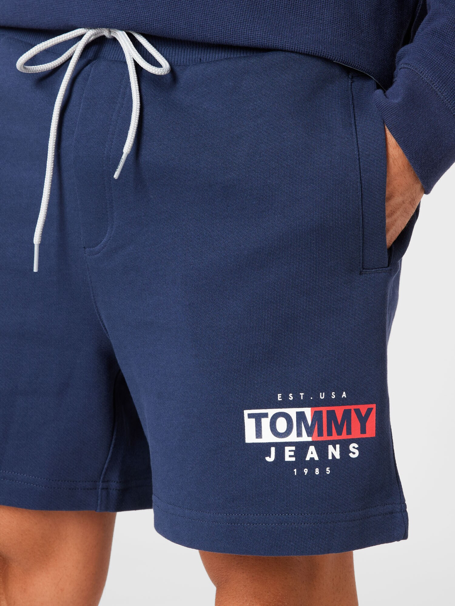 Tommy Jeans Pantaloni bleumarin / sângeriu / alb - Pled.ro