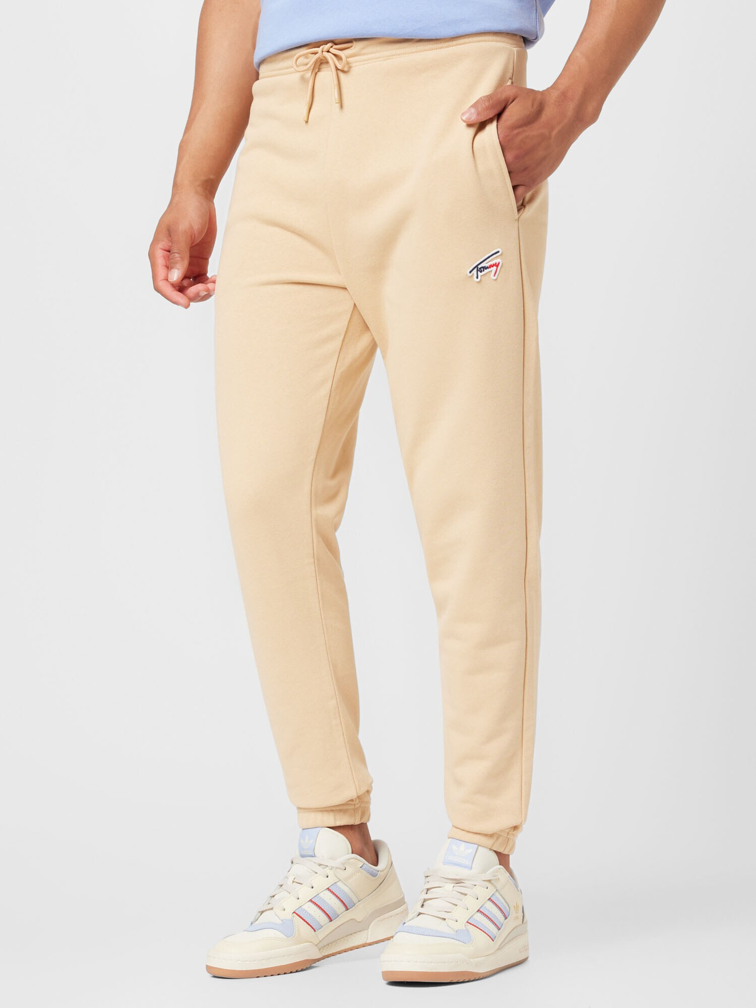 Tommy Jeans Pantaloni maro cămilă / bleumarin / roși aprins / alb - Pled.ro