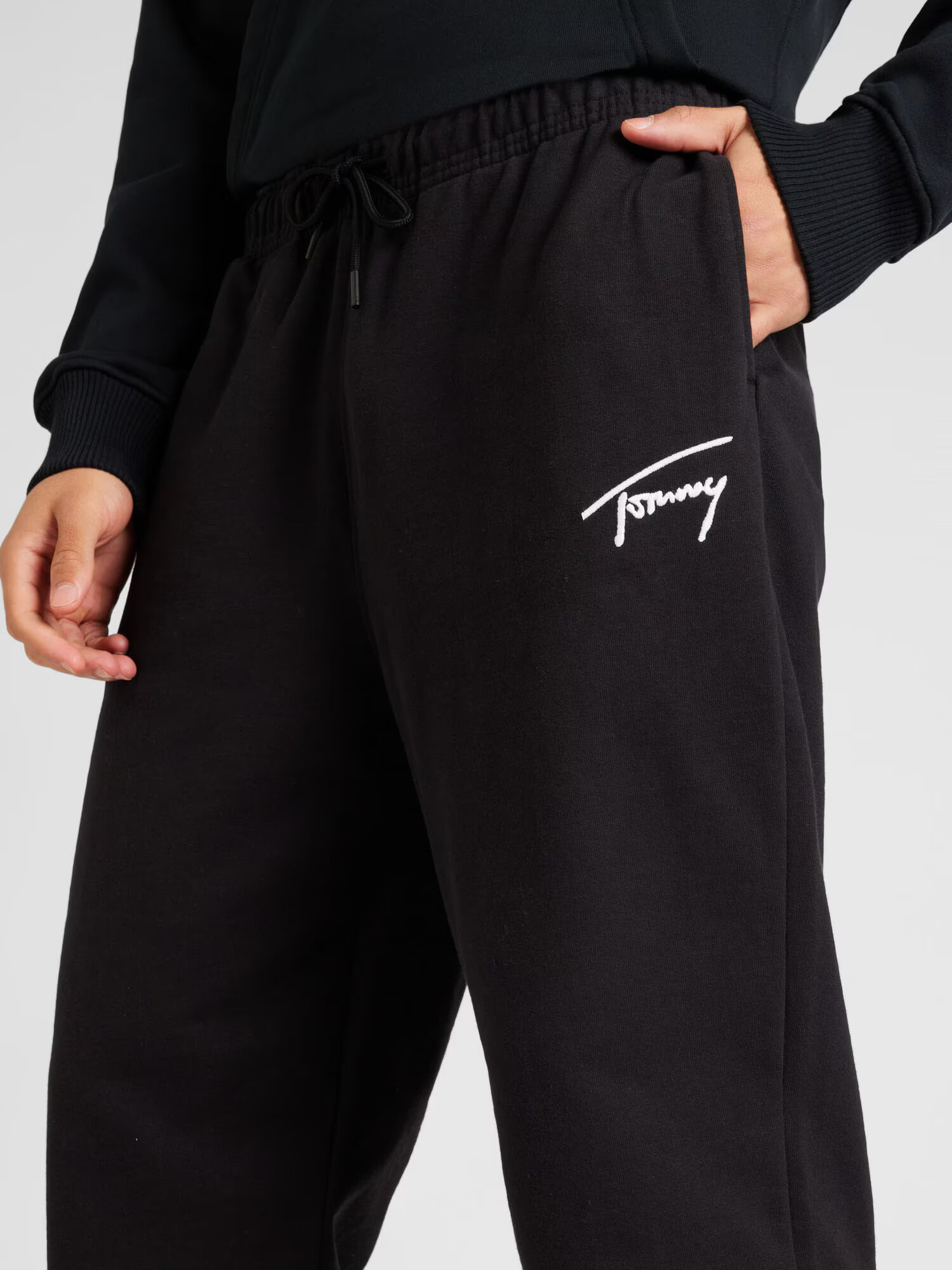 Tommy Jeans Pantaloni negru / alb - Pled.ro