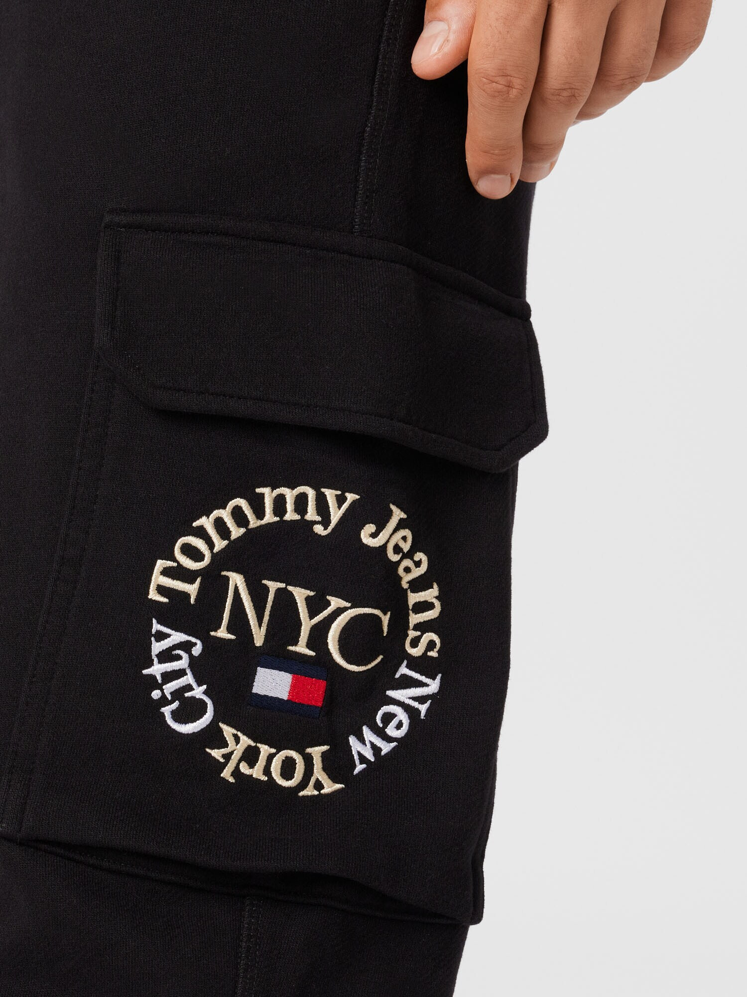 Tommy Jeans Pantaloni nisipiu / roșu / negru / alb - Pled.ro