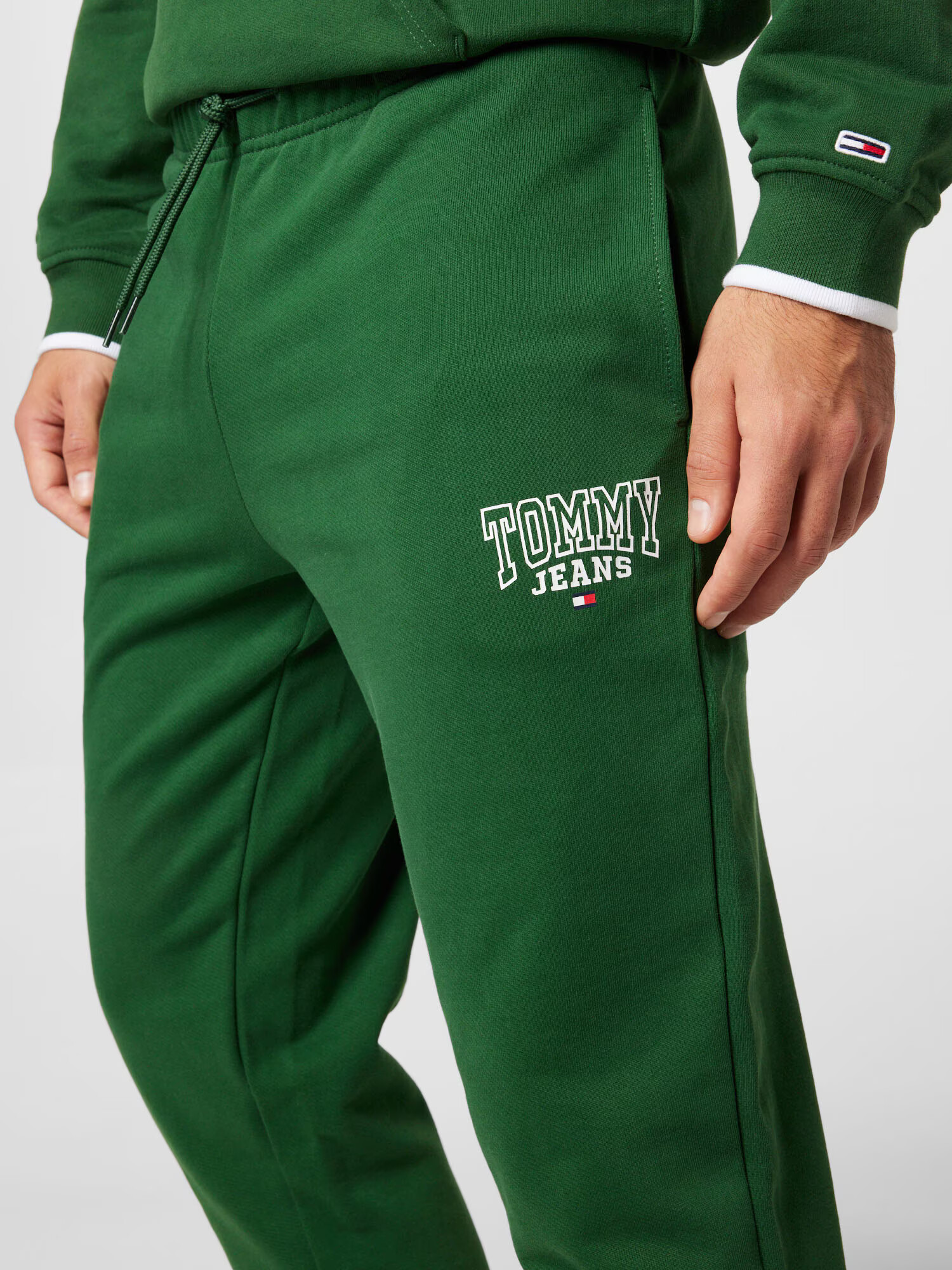 Tommy Jeans Pantaloni verde iarbă / alb - Pled.ro