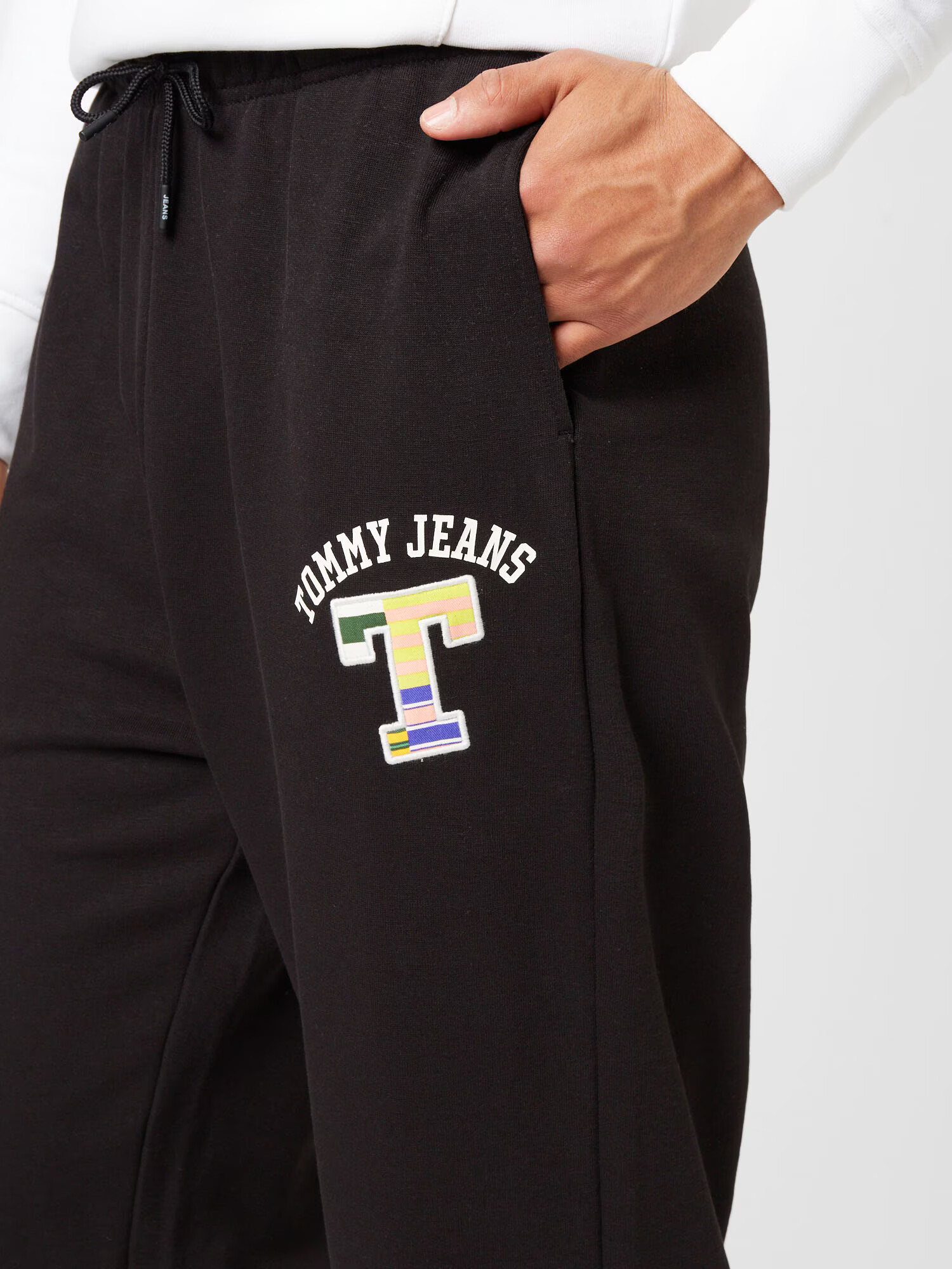 Tommy Jeans Pantaloni verde măr / portocaliu piersică / negru / alb - Pled.ro