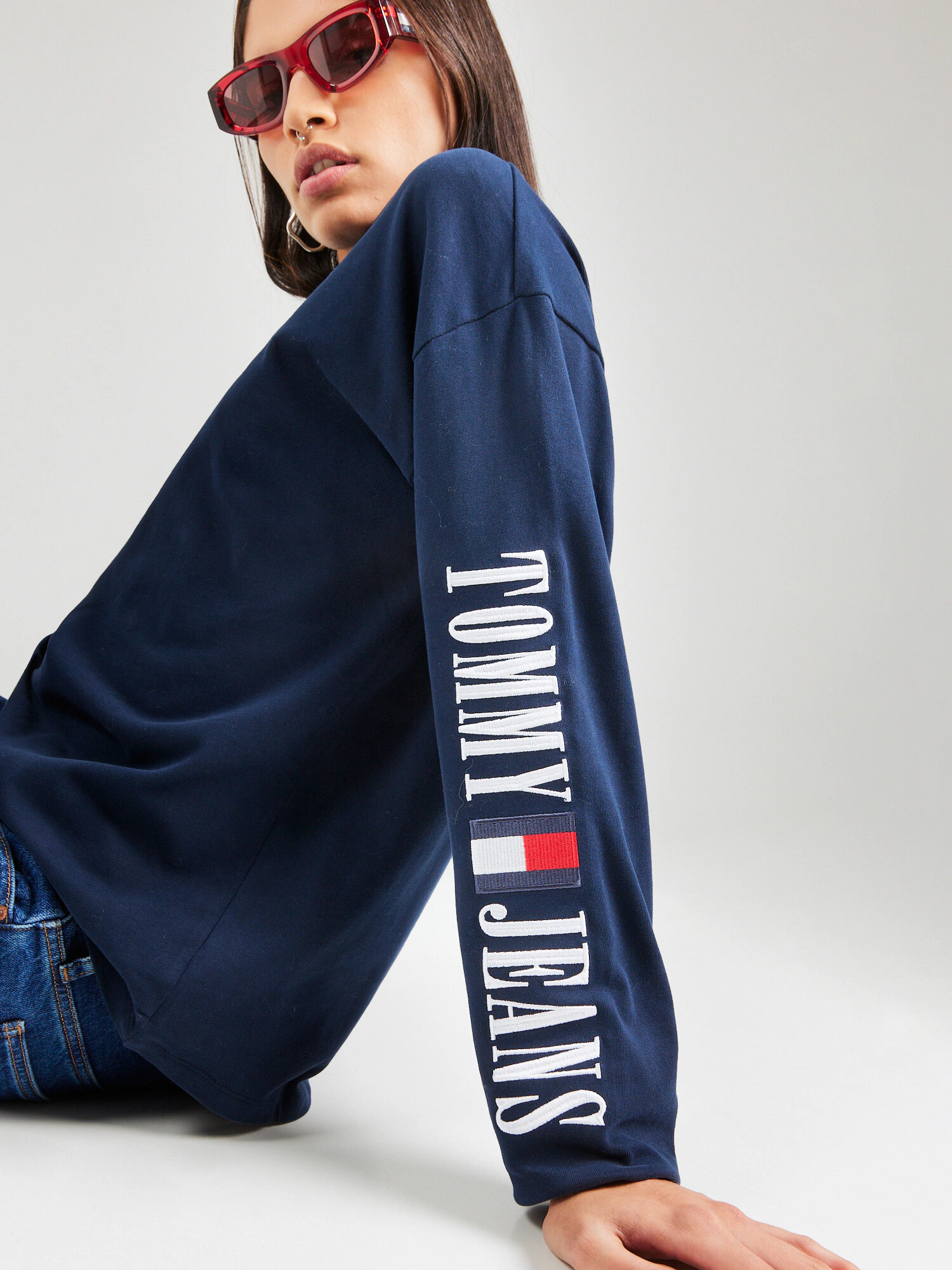 Tommy Jeans Tricou 'Archive' bleumarin / alb - Pled.ro