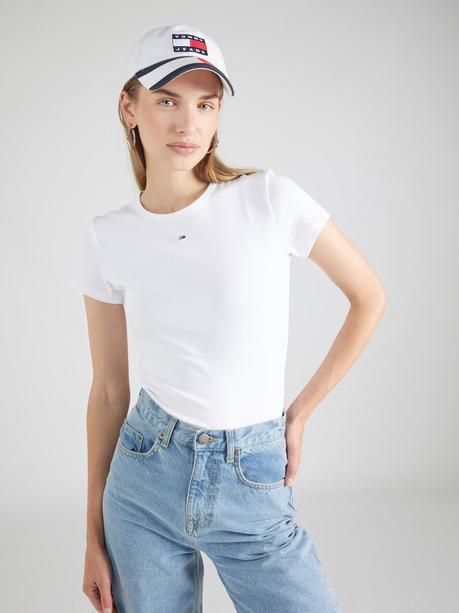 Tommy Jeans Tricou 'ESSENTIAL' alb - Pled.ro