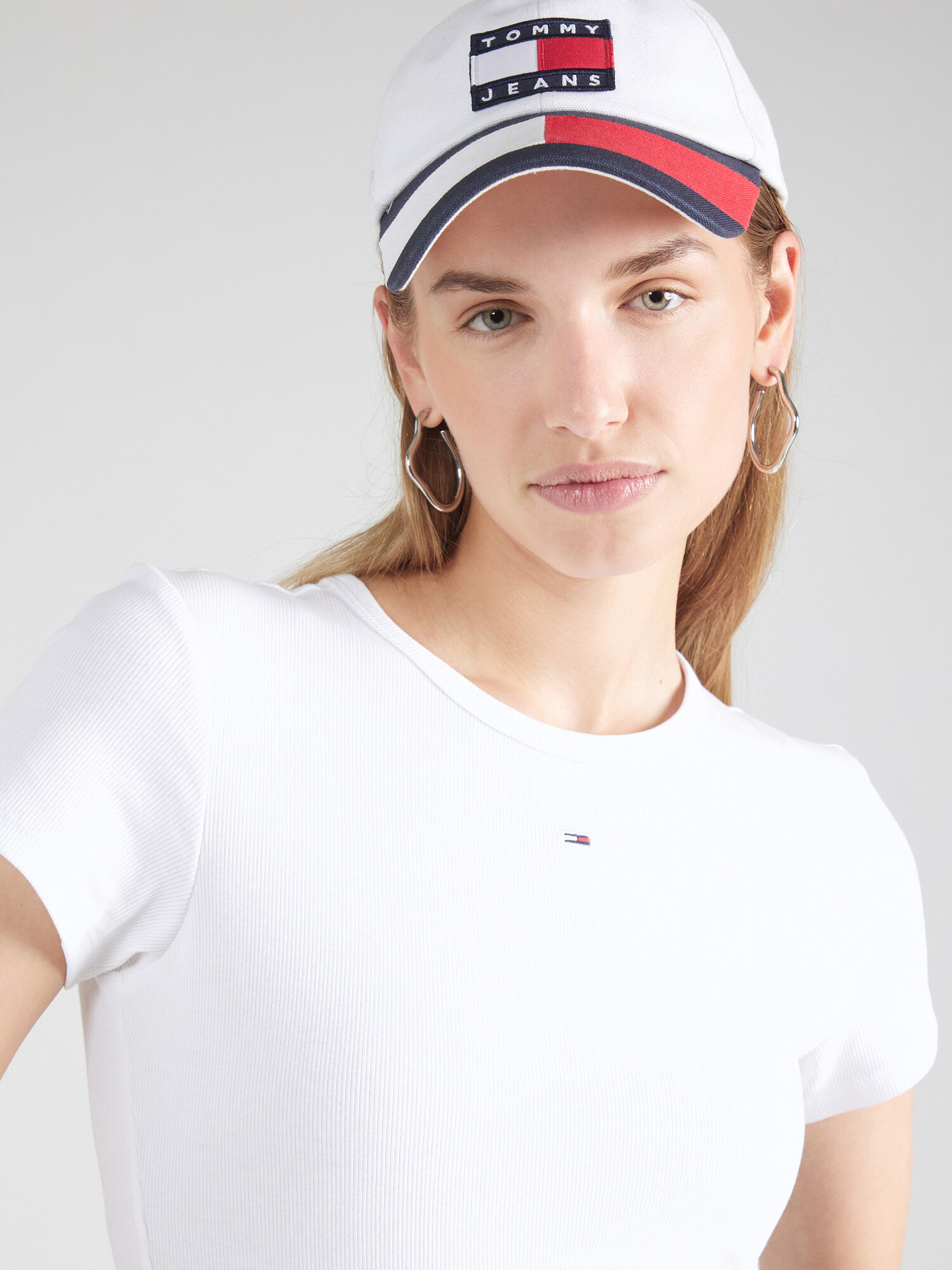 Tommy Jeans Tricou 'ESSENTIAL' alb - Pled.ro