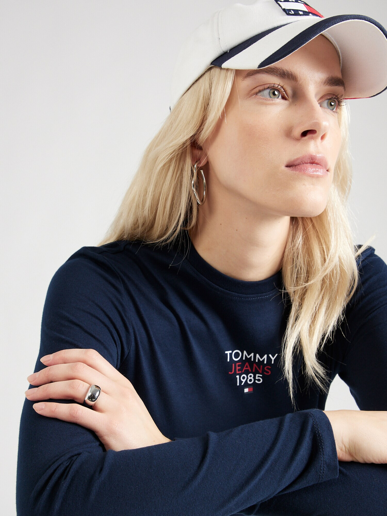 Tommy Jeans Tricou 'ESSENTIAL' bleumarin / roșu / alb - Pled.ro