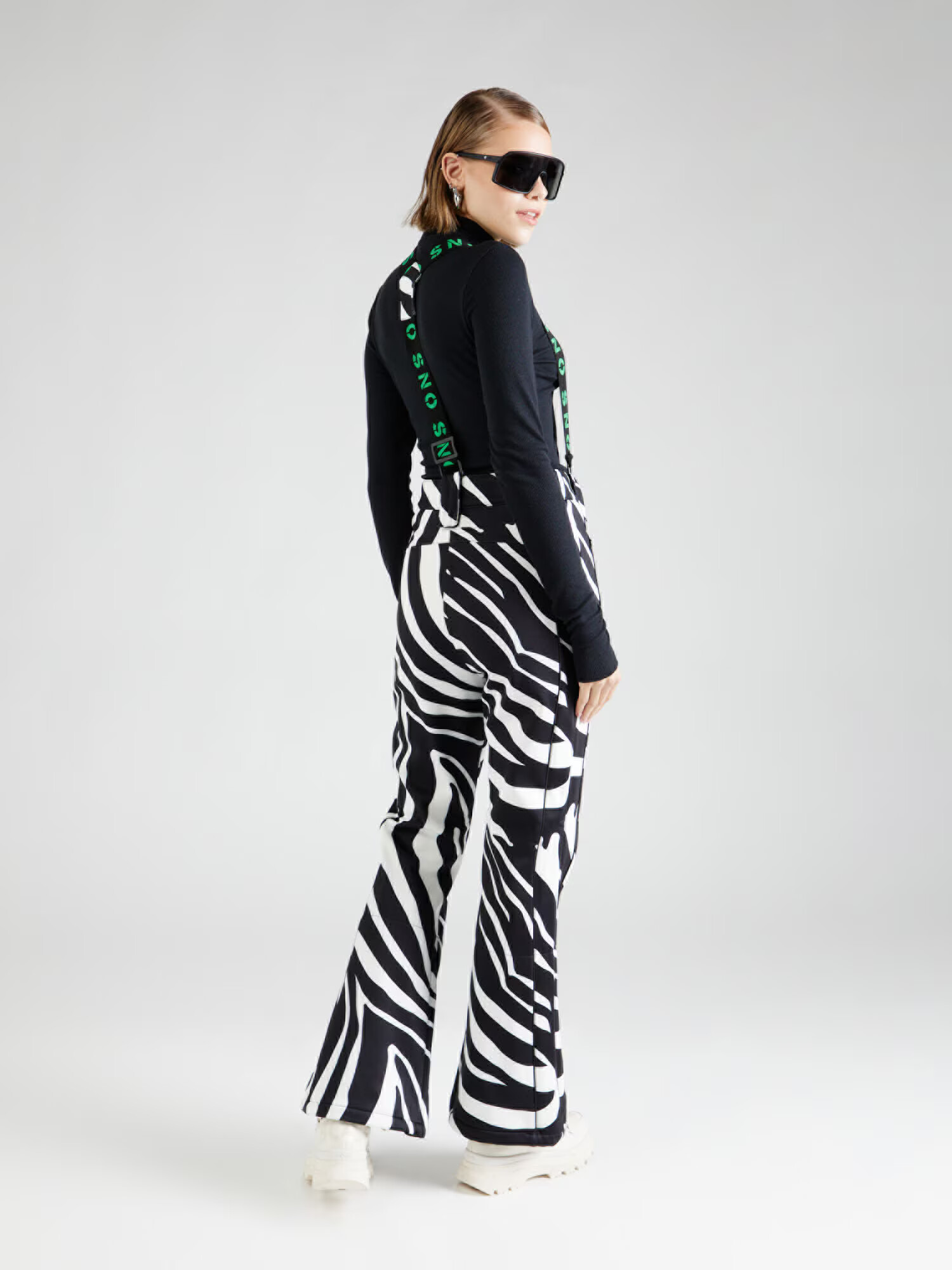 TOPSHOP Pantaloni outdoor verde / negru / alb - Pled.ro