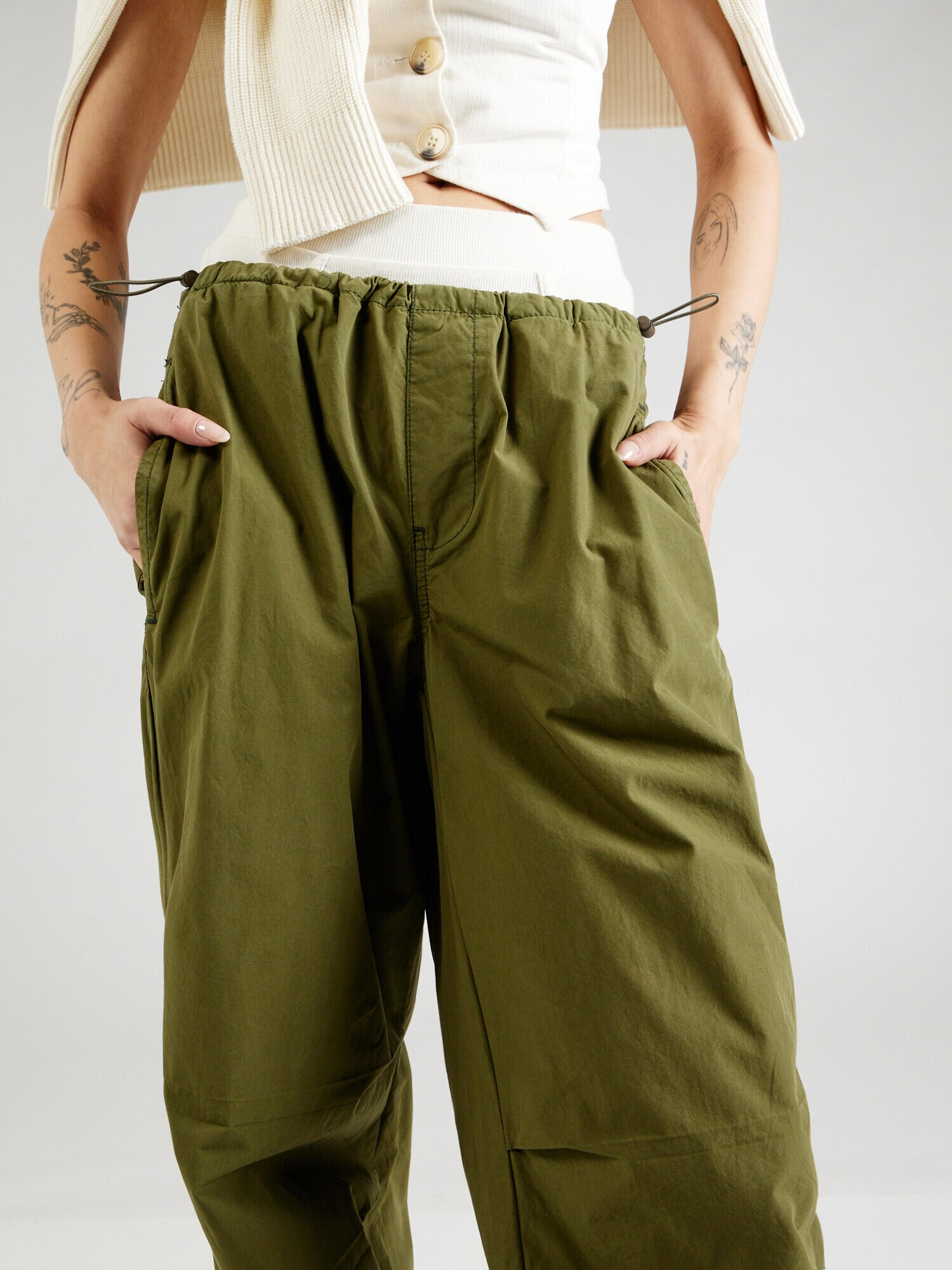 Trendyol Pantaloni oliv - Pled.ro